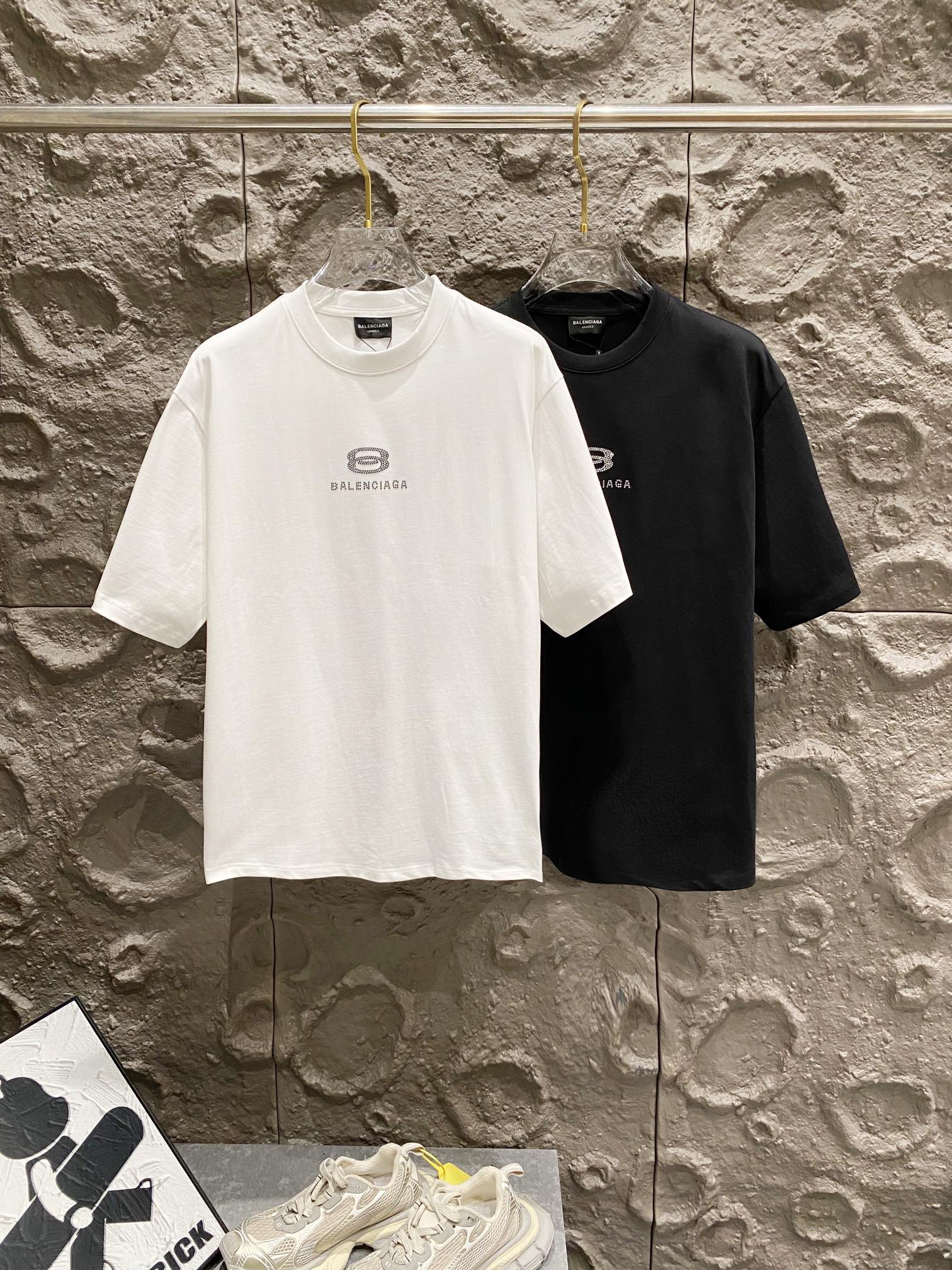 LuxluxHouse Best Quality Clothes Balenciaga T-shirt