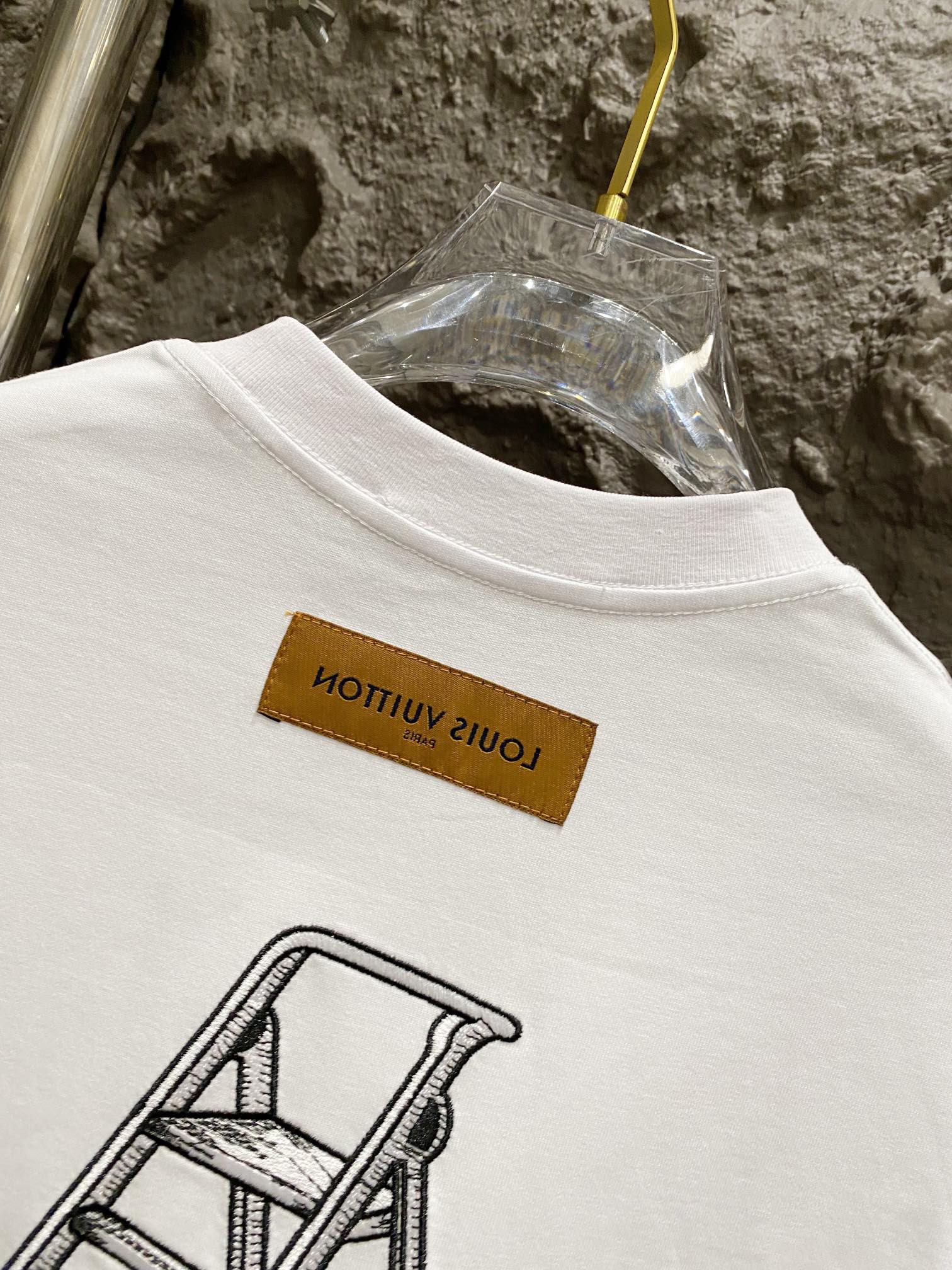 LuxluxHouse Best Quality Clothes T-shirt Louis Vuitton