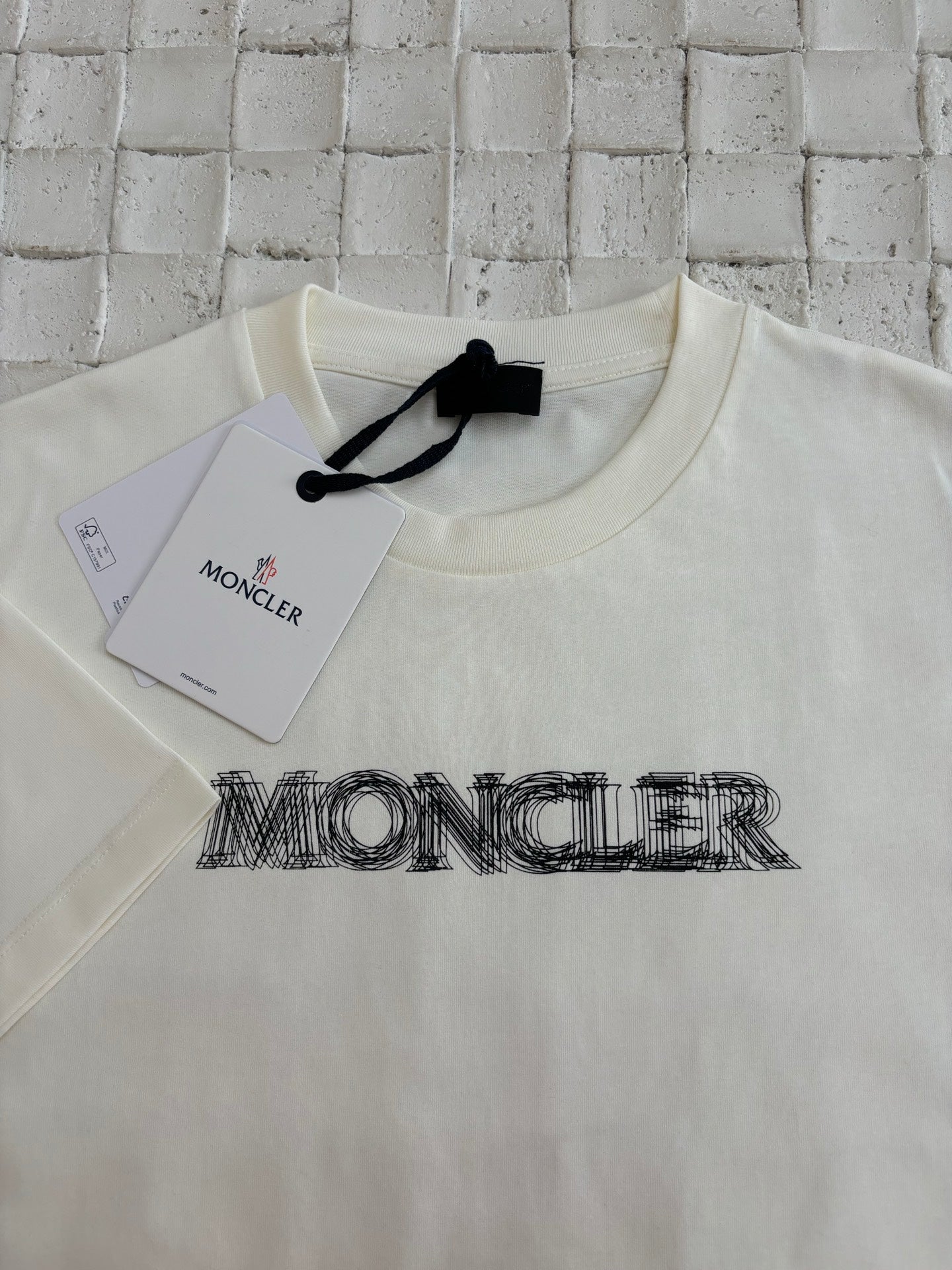 LuxluxHouse Best Quality Clothes T-shirt Moncler