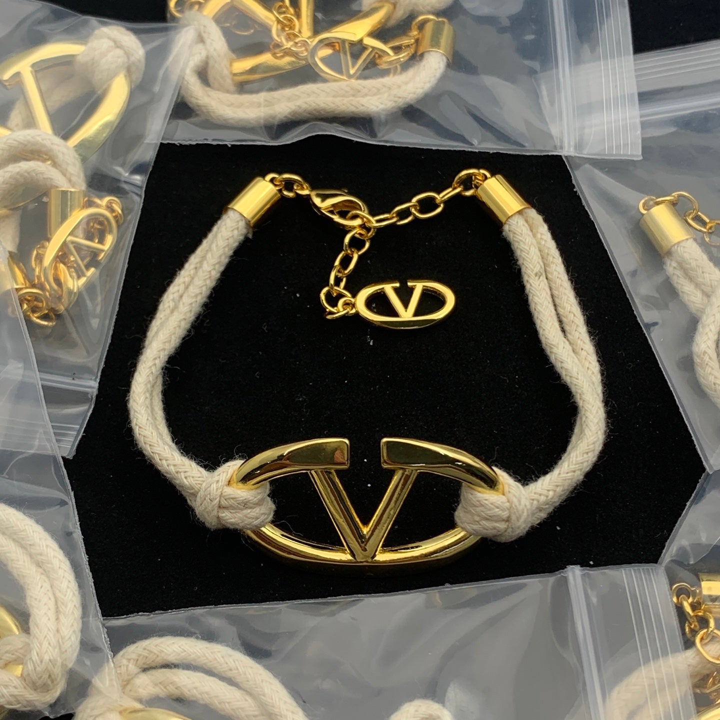 LuxluxHouse Low Price And High Quality Accessories Valentino