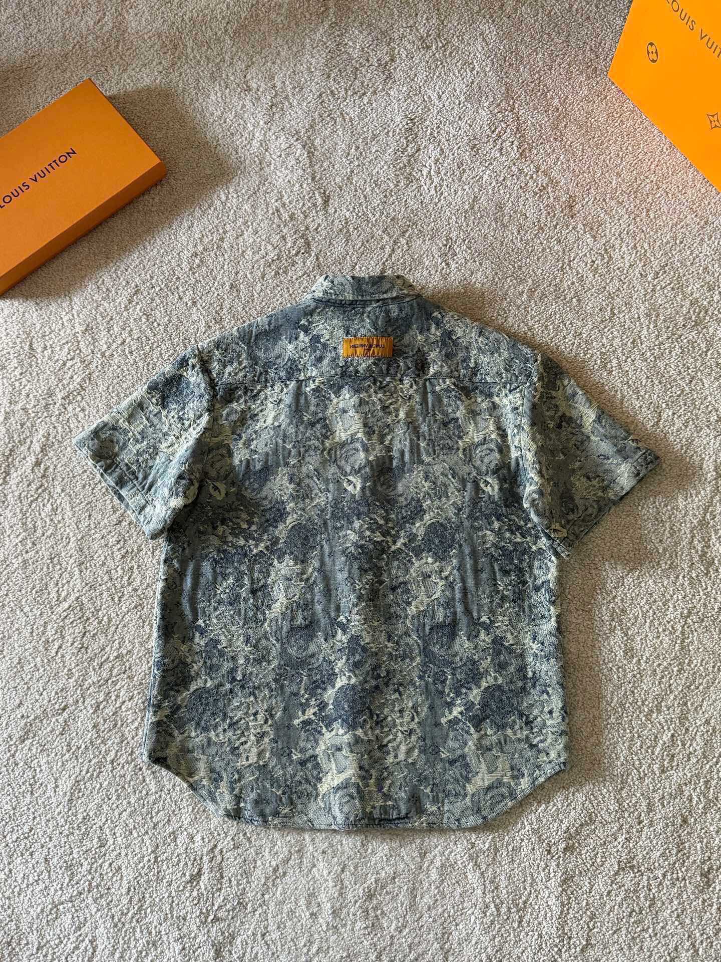 LuxluxHouse Best Quality Clothes T-shirt Louis Vuitton