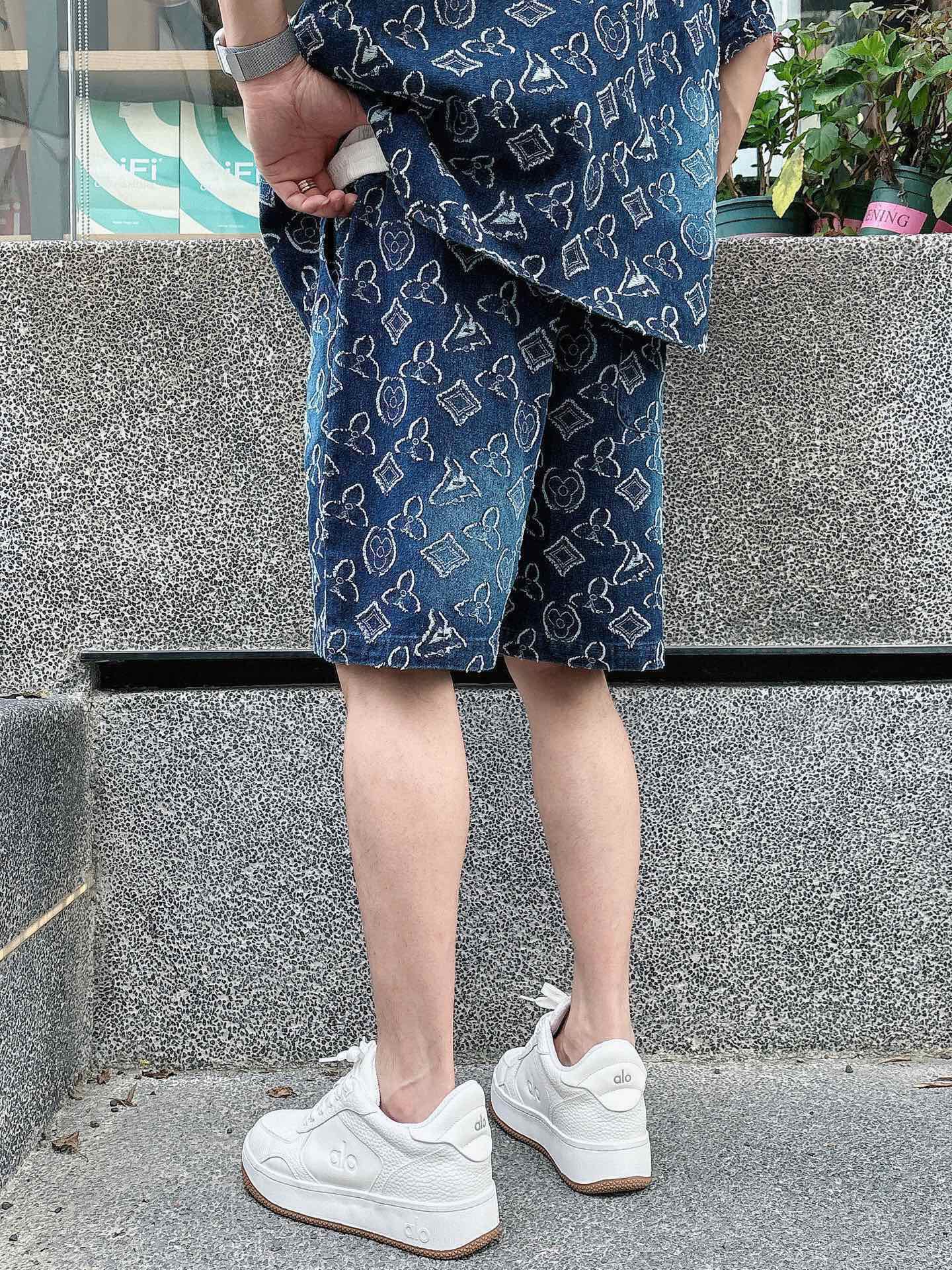 LuxluxHouse Best Quality Clothes T-shirt Louis Vuitton