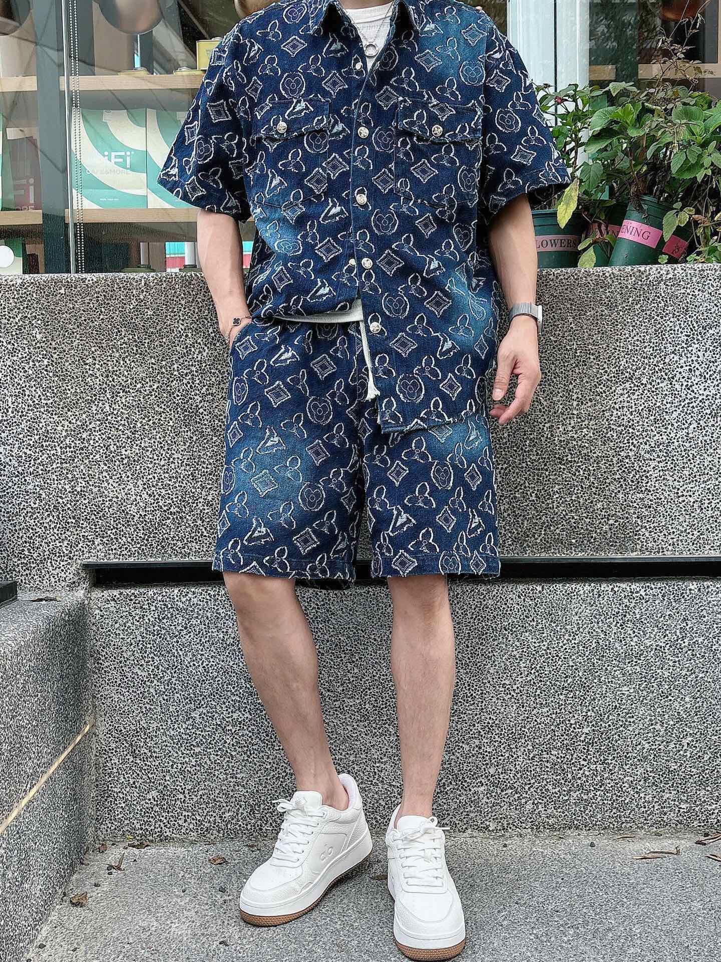 LuxluxHouse Best Quality Clothes T-shirt Louis Vuitton