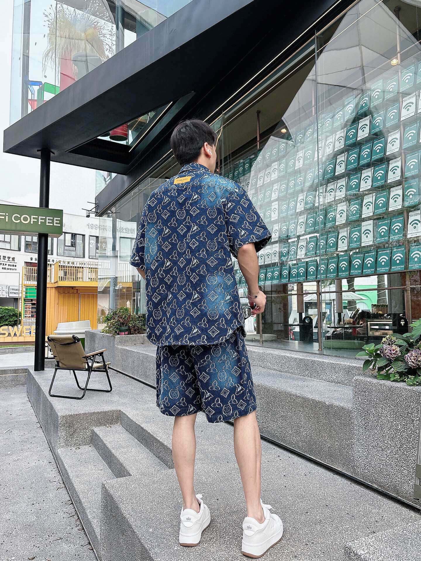 LuxluxHouse Best Quality Clothes T-shirt Louis Vuitton