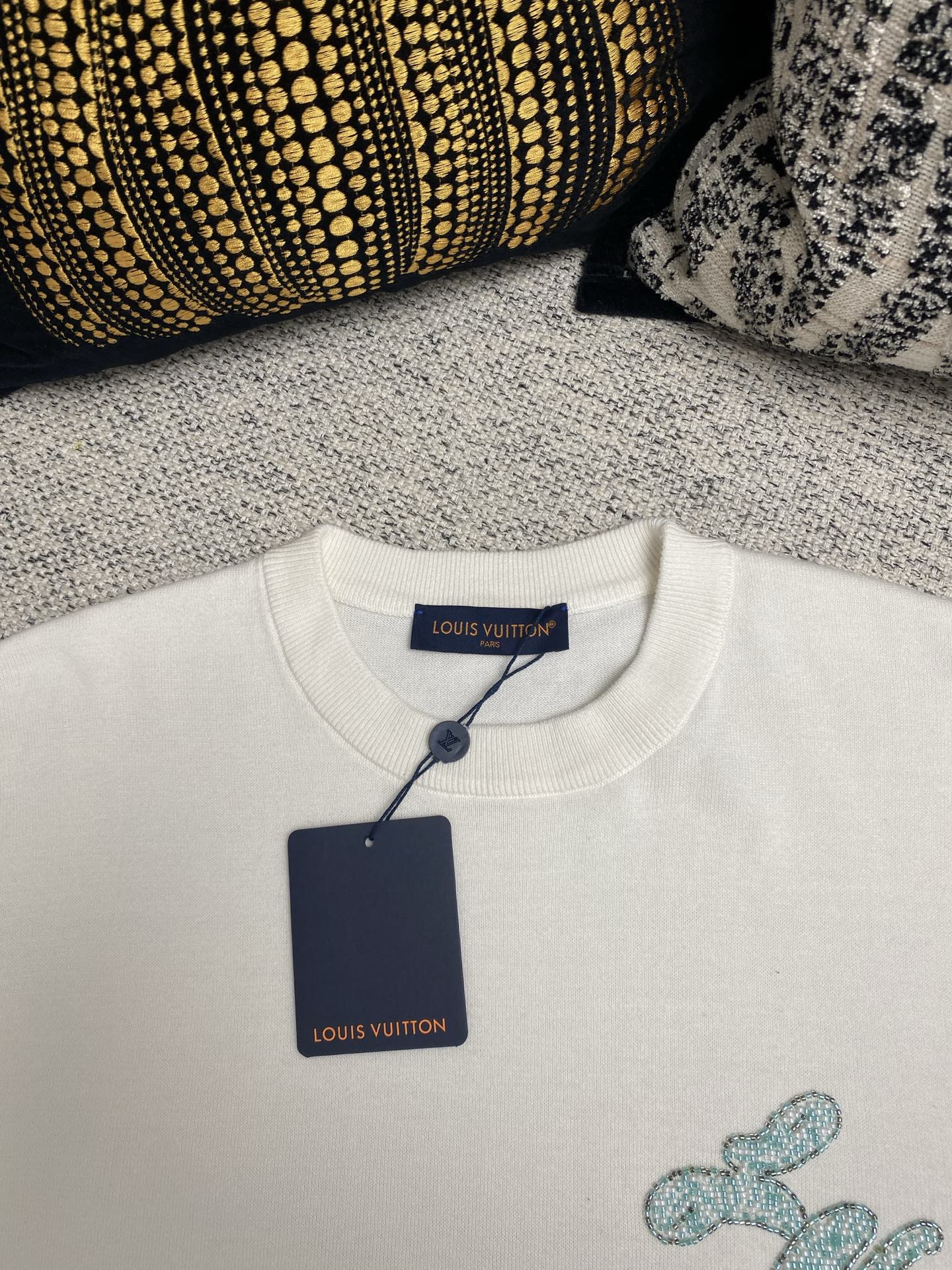 LuxluxHouse Best Quality Clothes T-shirt Louis Vuitton