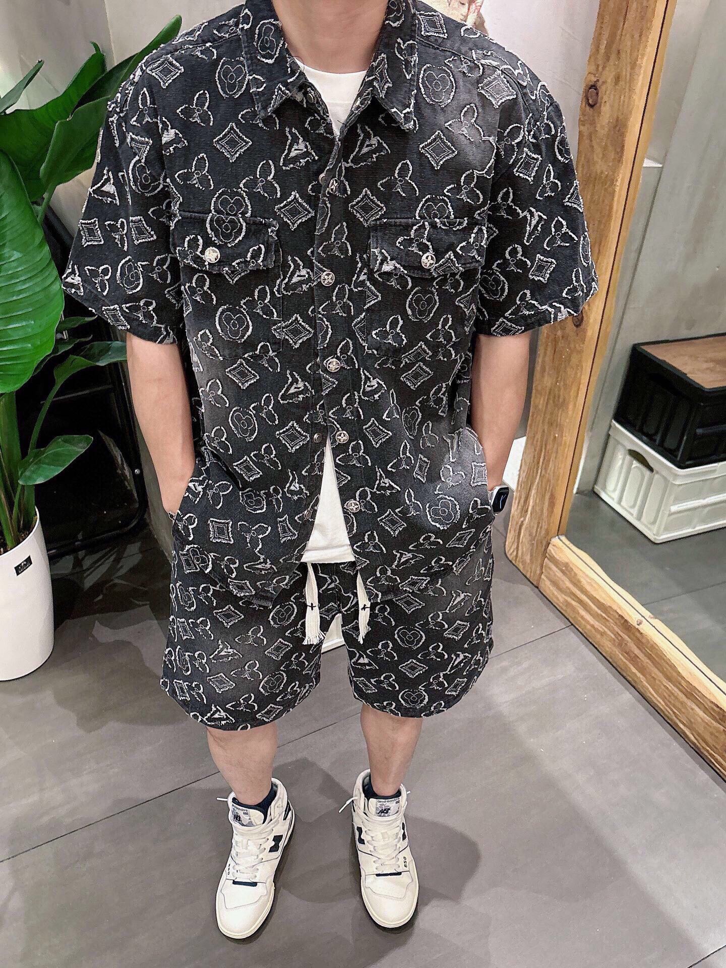 LuxluxHouse Best Quality Clothes T-shirt Louis Vuitton