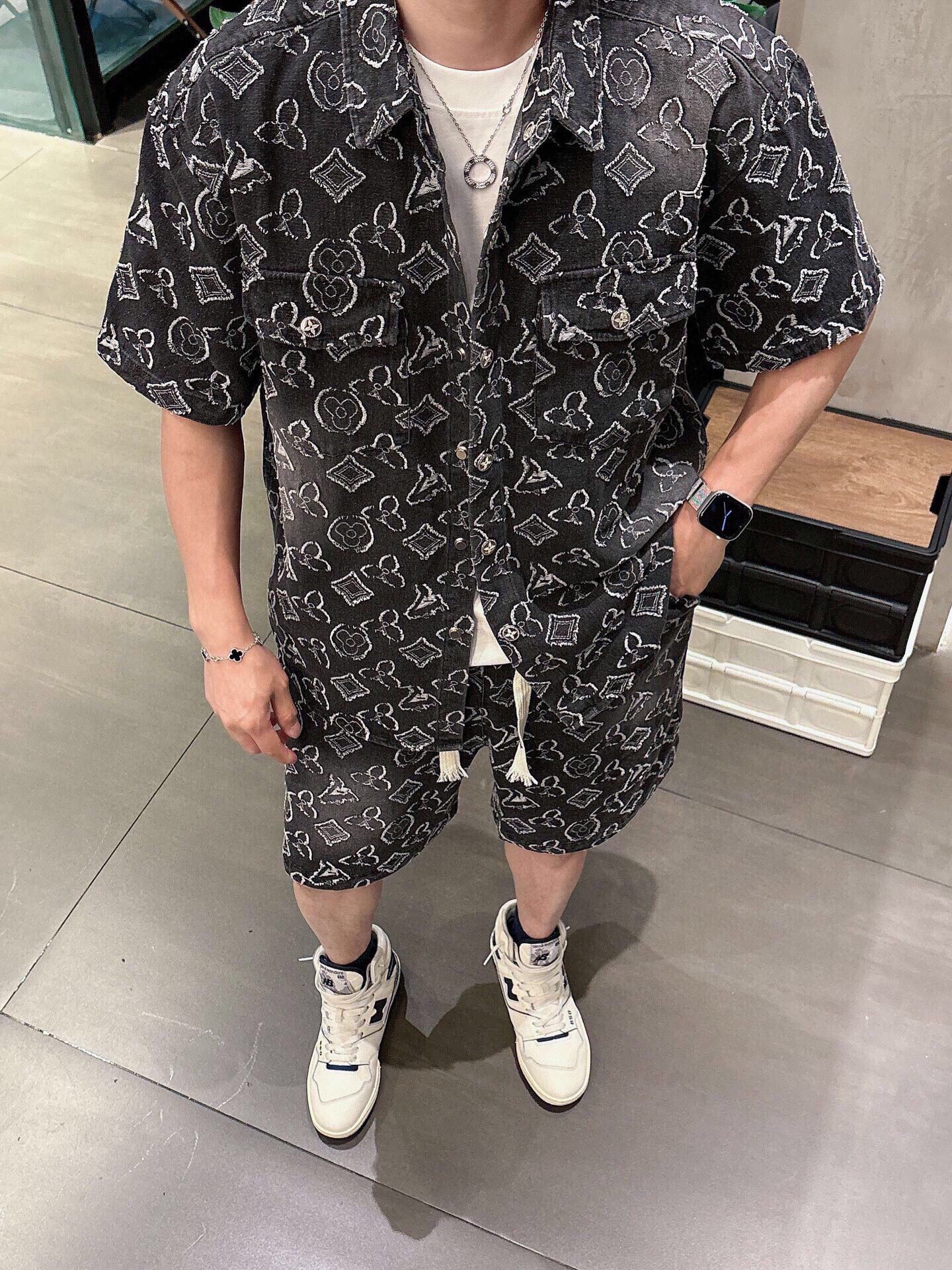 LuxluxHouse Best Quality Clothes T-shirt Louis Vuitton