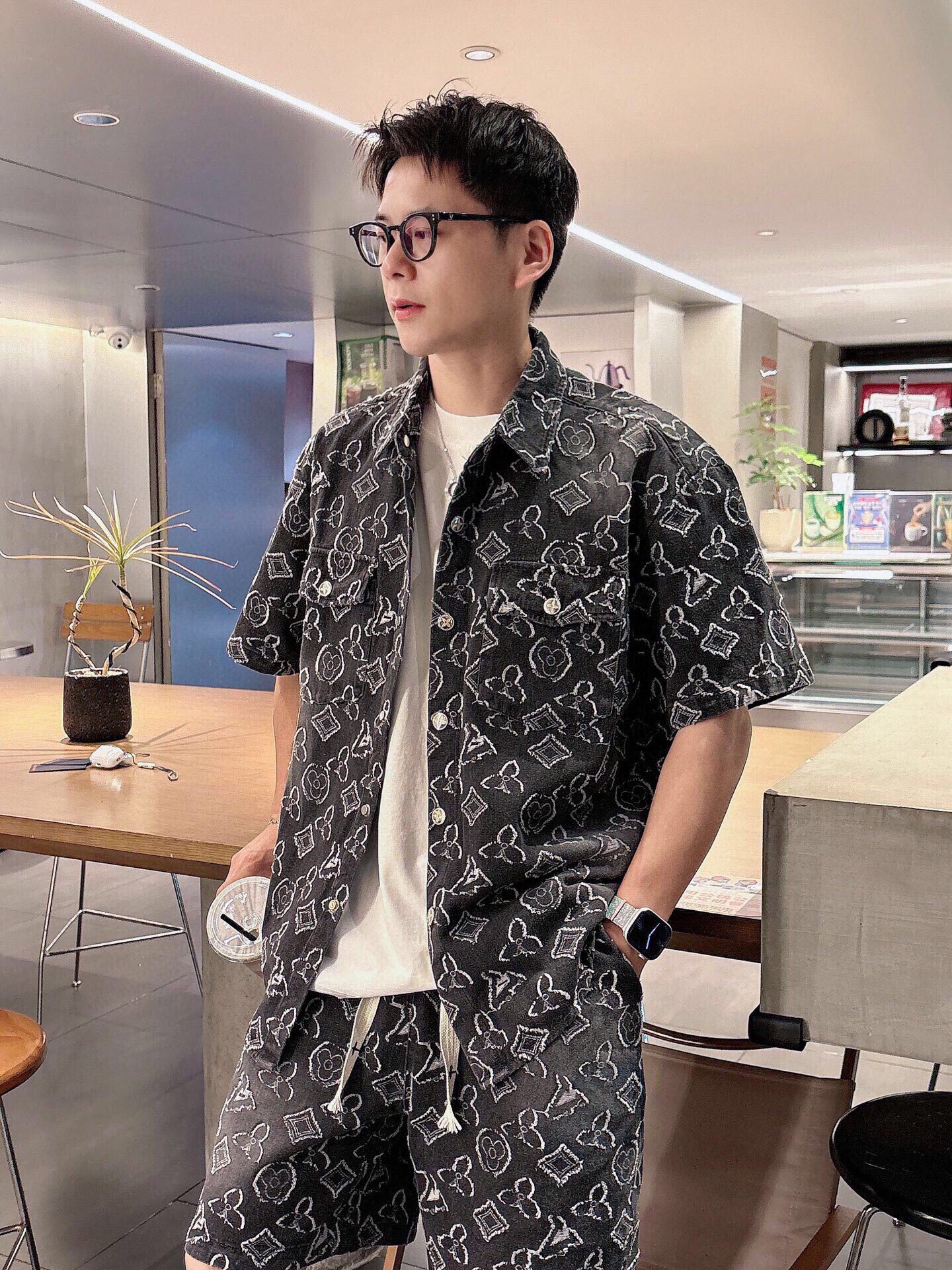 LuxluxHouse Best Quality Clothes T-shirt Louis Vuitton