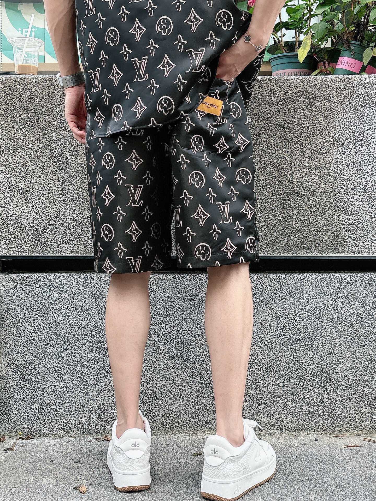 LuxluxHouse Best Quality Clothes T-shirt Louis Vuitton