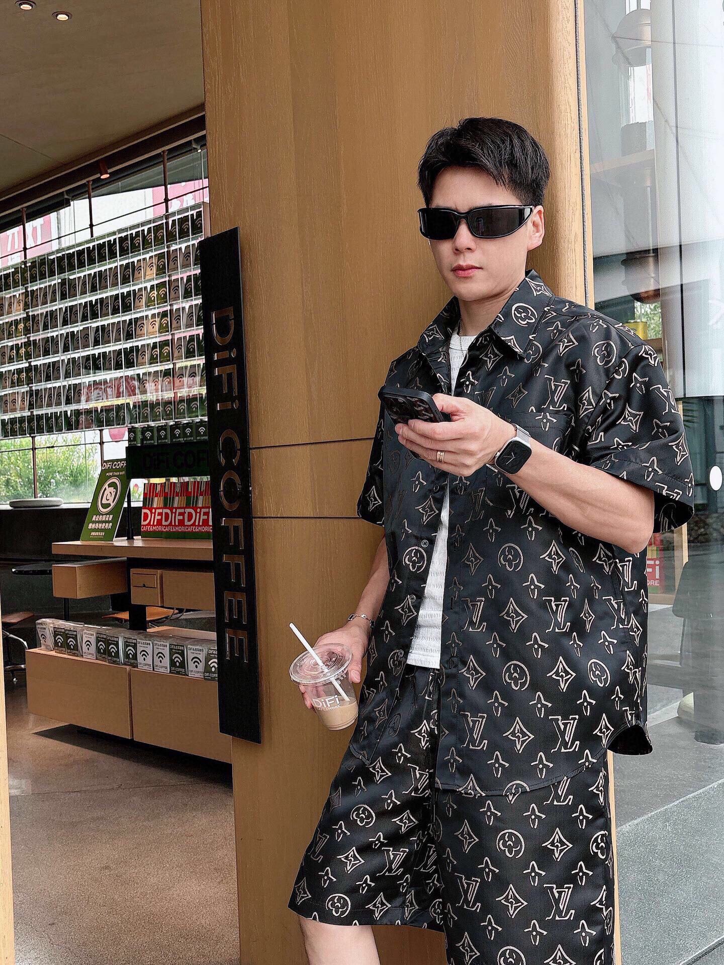 LuxluxHouse Best Quality Clothes T-shirt Louis Vuitton