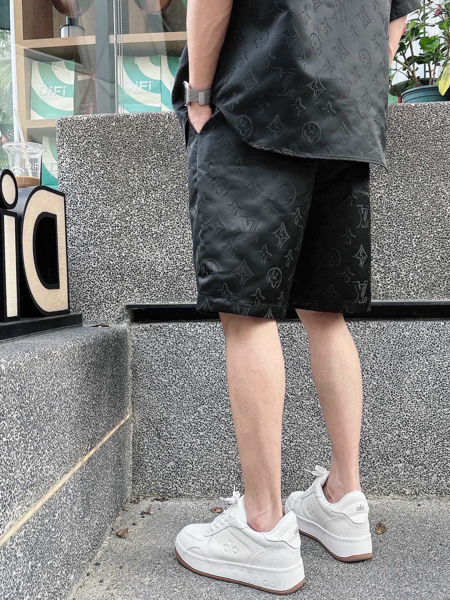 LuxluxHouse Best Quality Clothes T-shirt Louis Vuitton