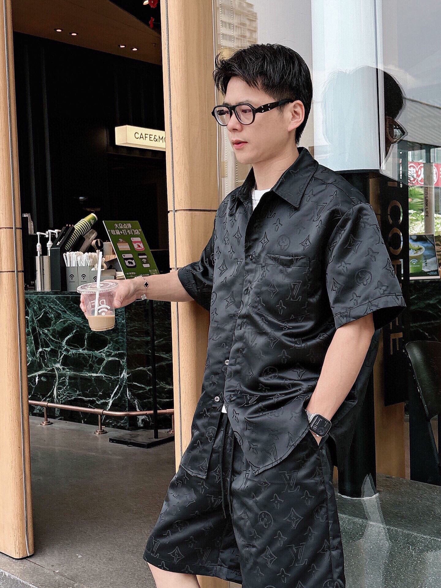 LuxluxHouse Best Quality Clothes T-shirt Louis Vuitton