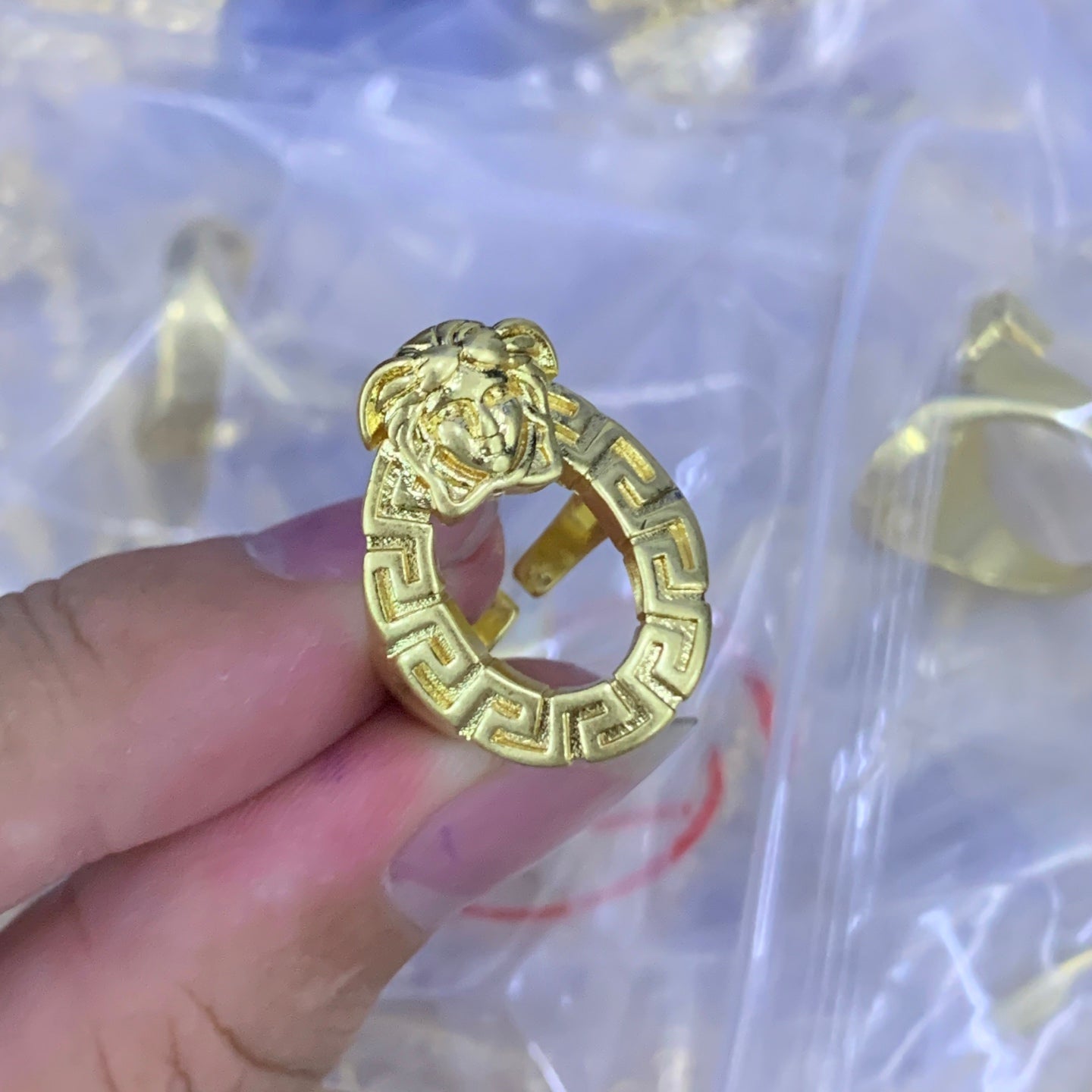 LuxluxHouse Low Price And High Quality Accessories Versace