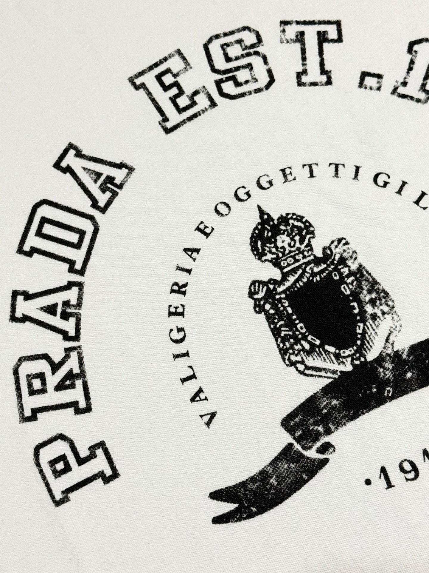 LuxluxHouse Best Quality Clothes T-shirt Prada