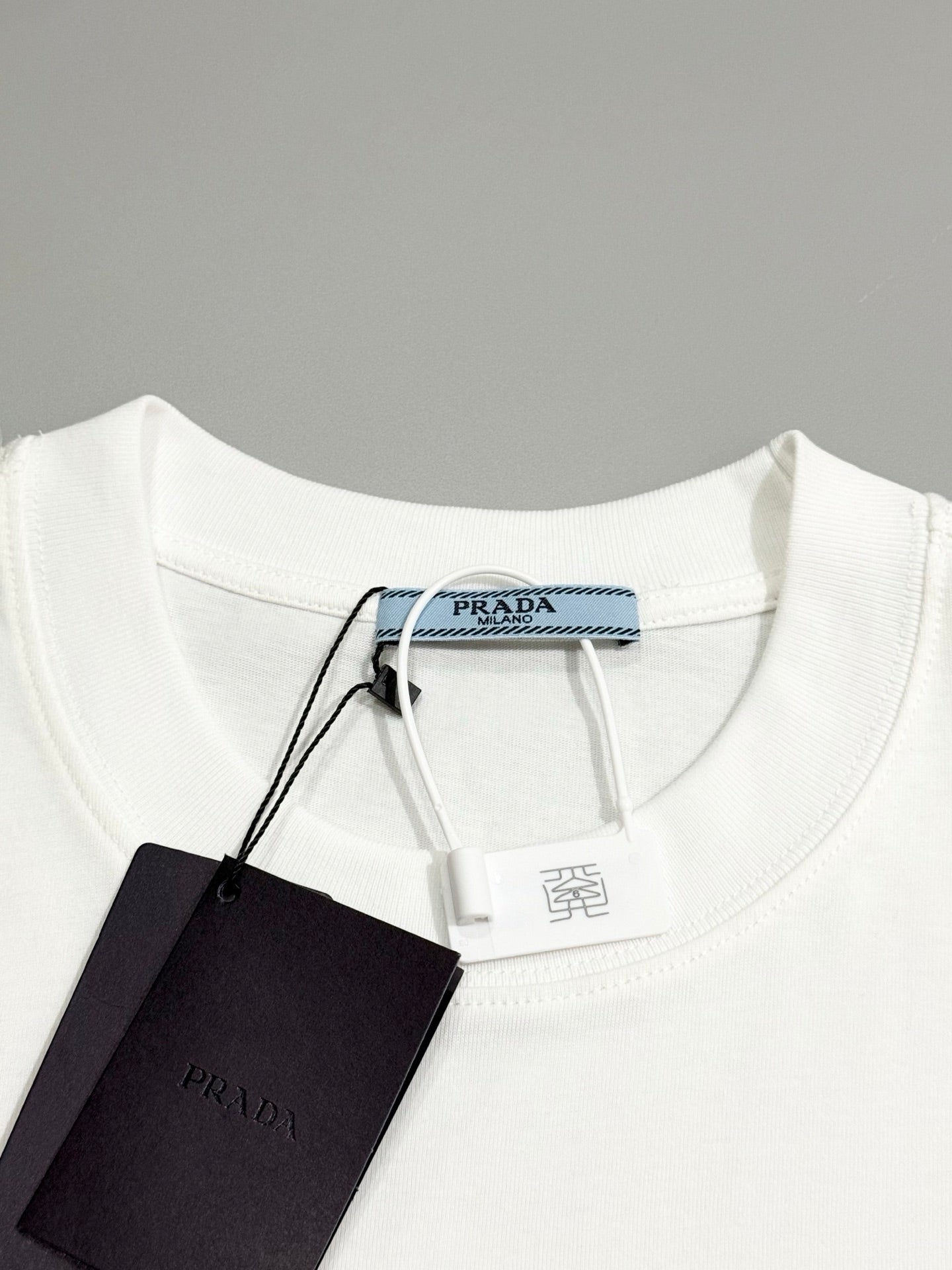 LuxluxHouse Best Quality Clothes T-shirt Prada