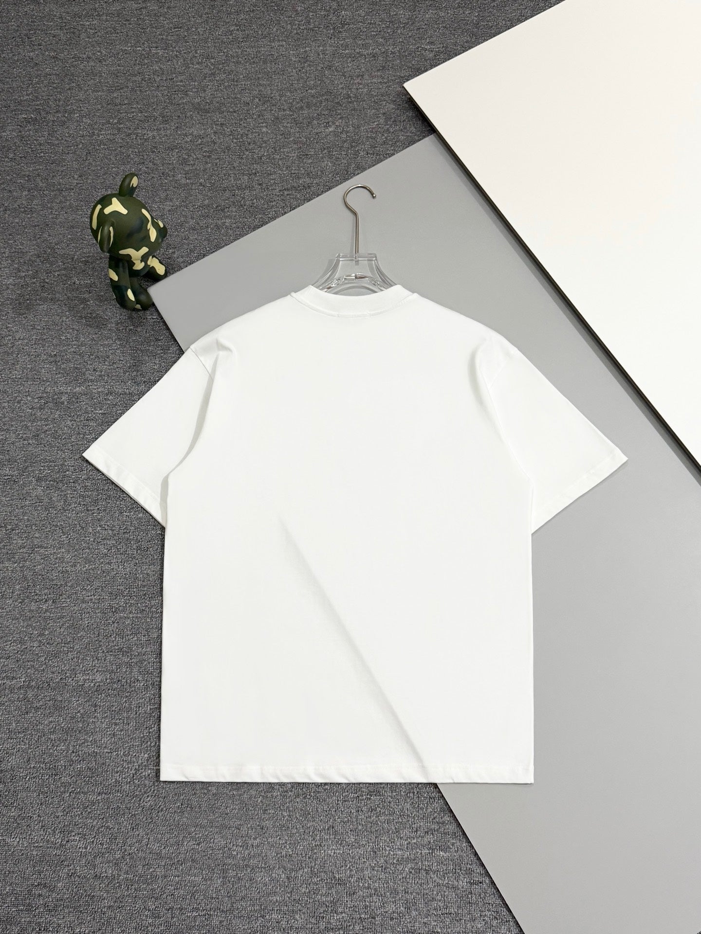 LuxluxHouse Best Quality Clothes T-shirt Loewe