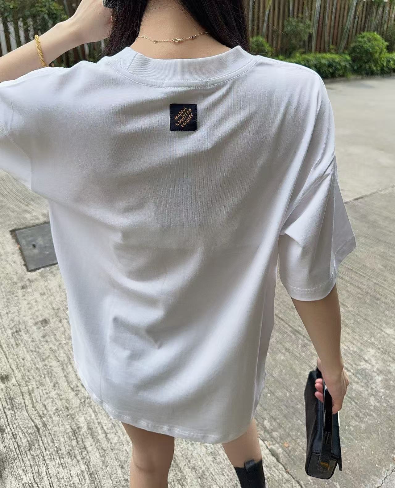 LuxluxHouse Best Quality Clothes T-shirt Louis Vuitton