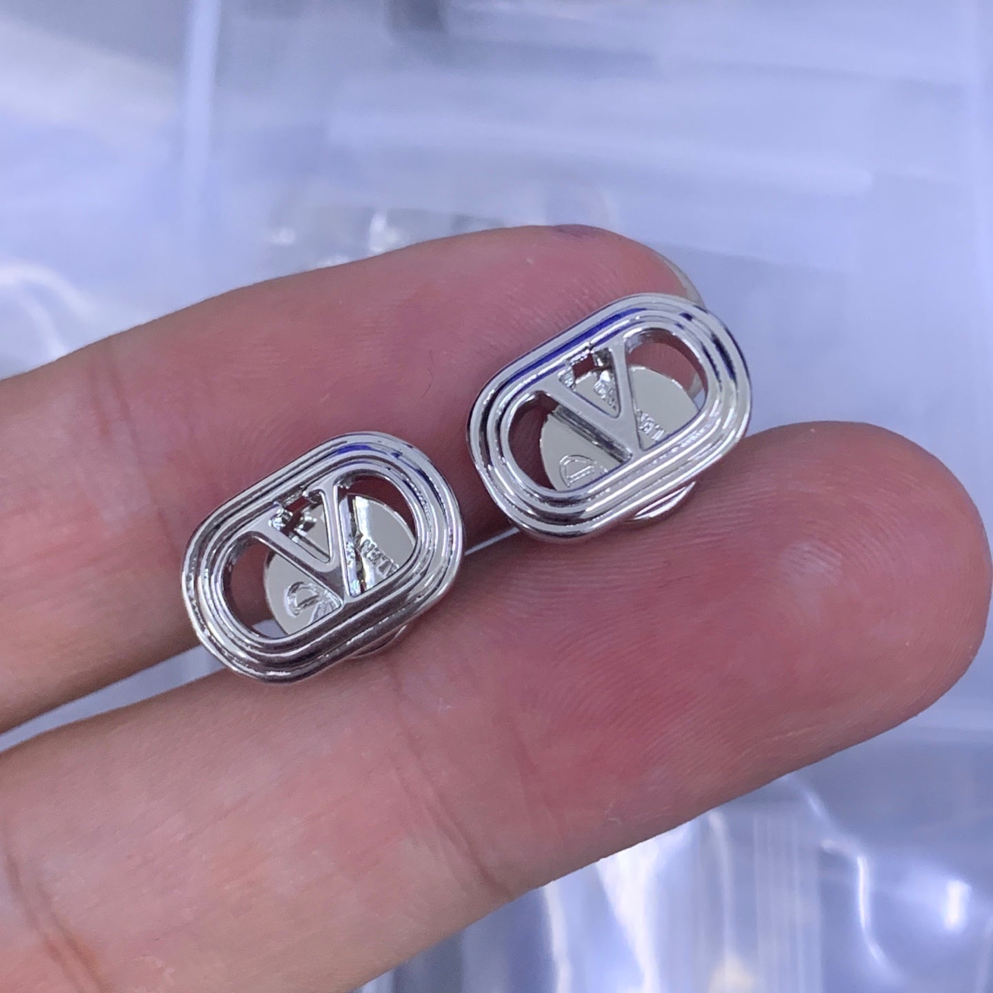 LuxluxHouse Low Price And High Quality Accessories Valentino