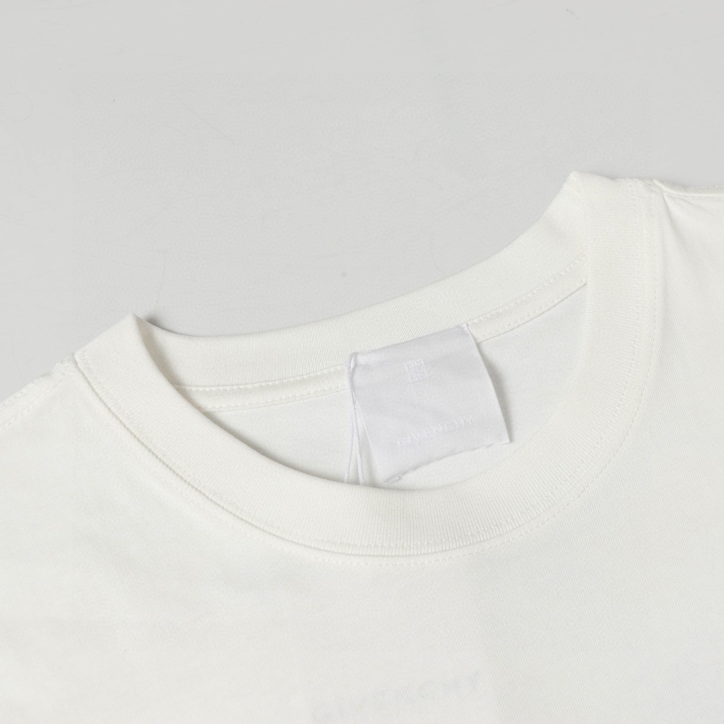 LuxluxHouse Best Quality Clothes Givenchy T-shirt