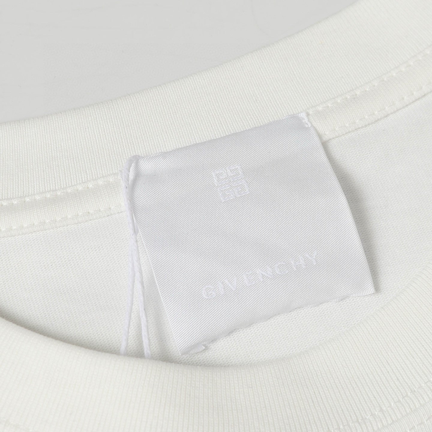 LuxluxHouse Best Quality Clothes Givenchy T-shirt