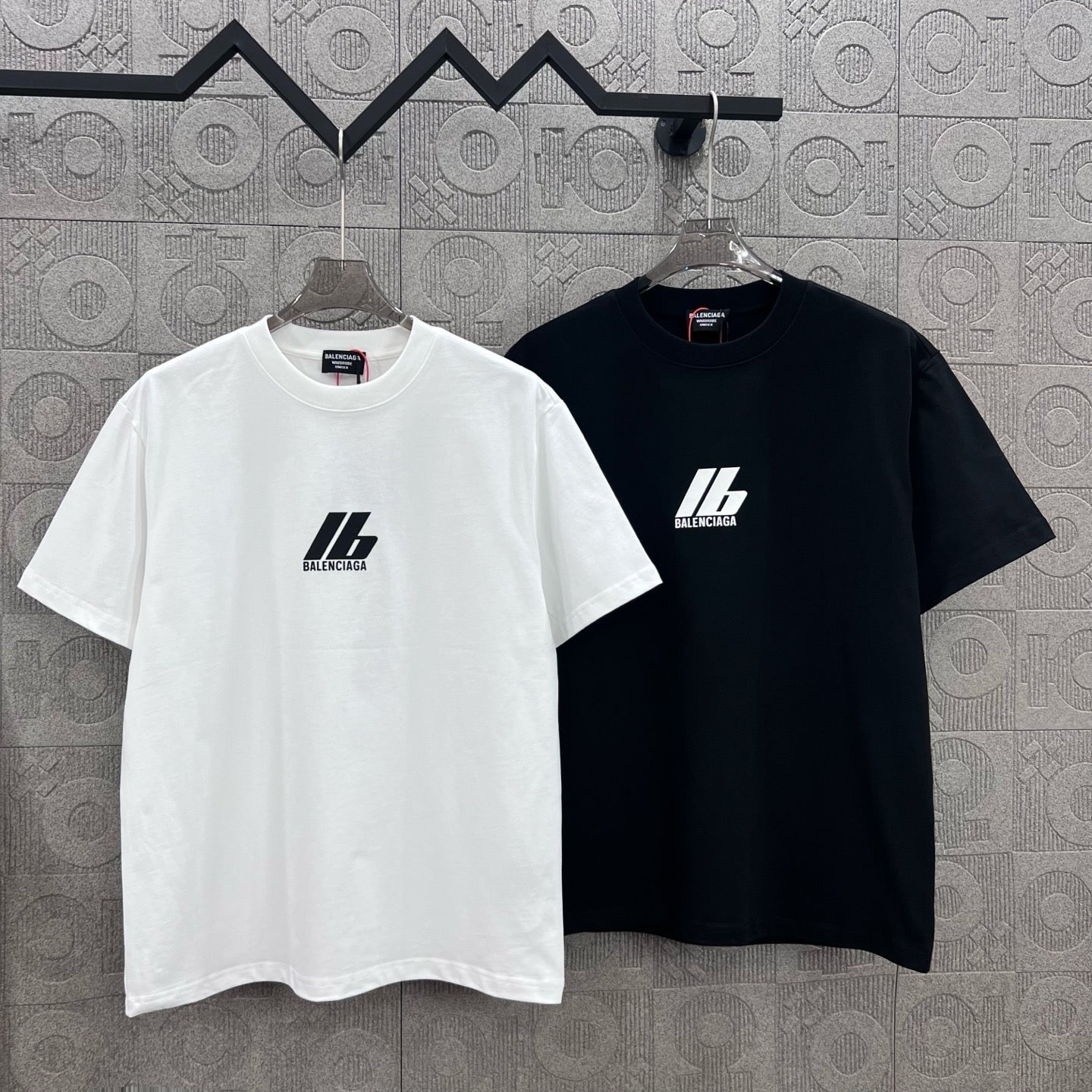 LuxluxHouse Best Quality Clothes Balenciaga T-shirt