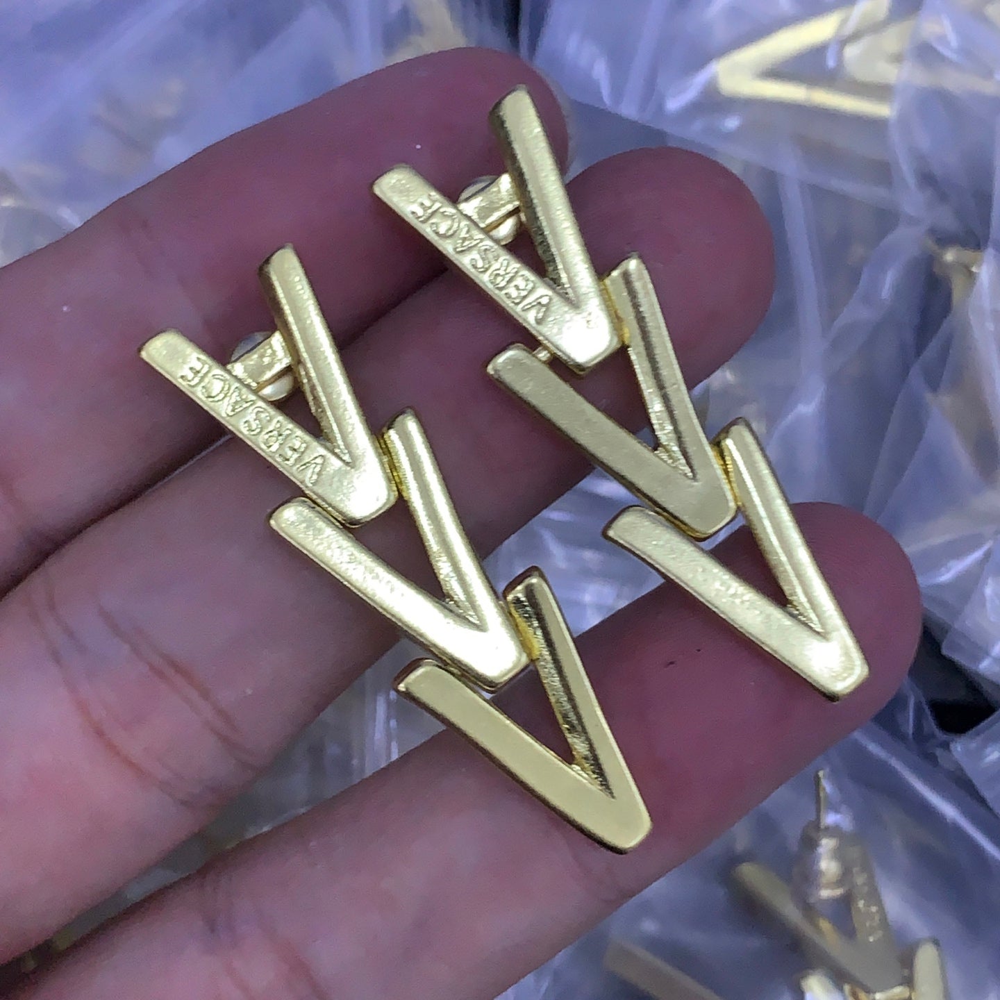 LuxluxHouse Low Price And High Quality Accessories Versace