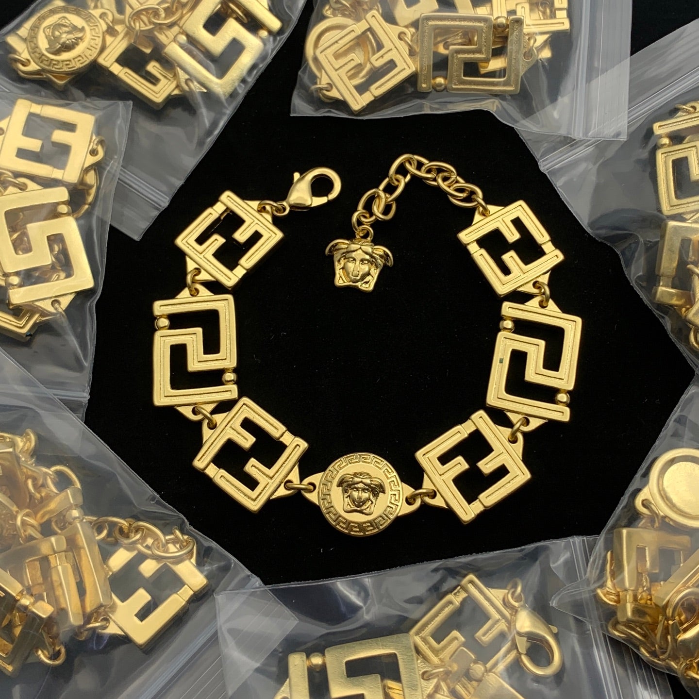 LuxluxHouse Low Price And High Quality Accessories Versace