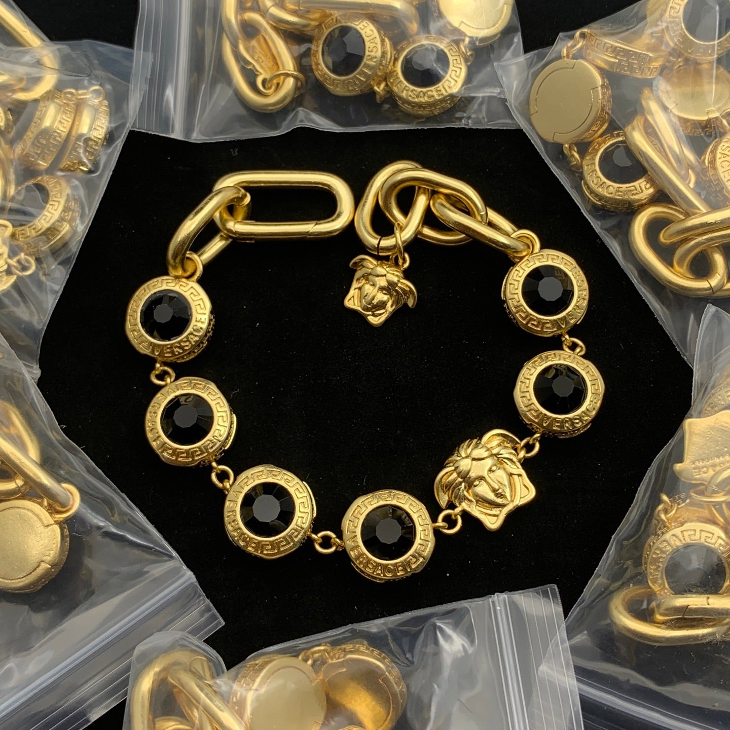 LuxluxHouse Low Price And High Quality Accessories Versace