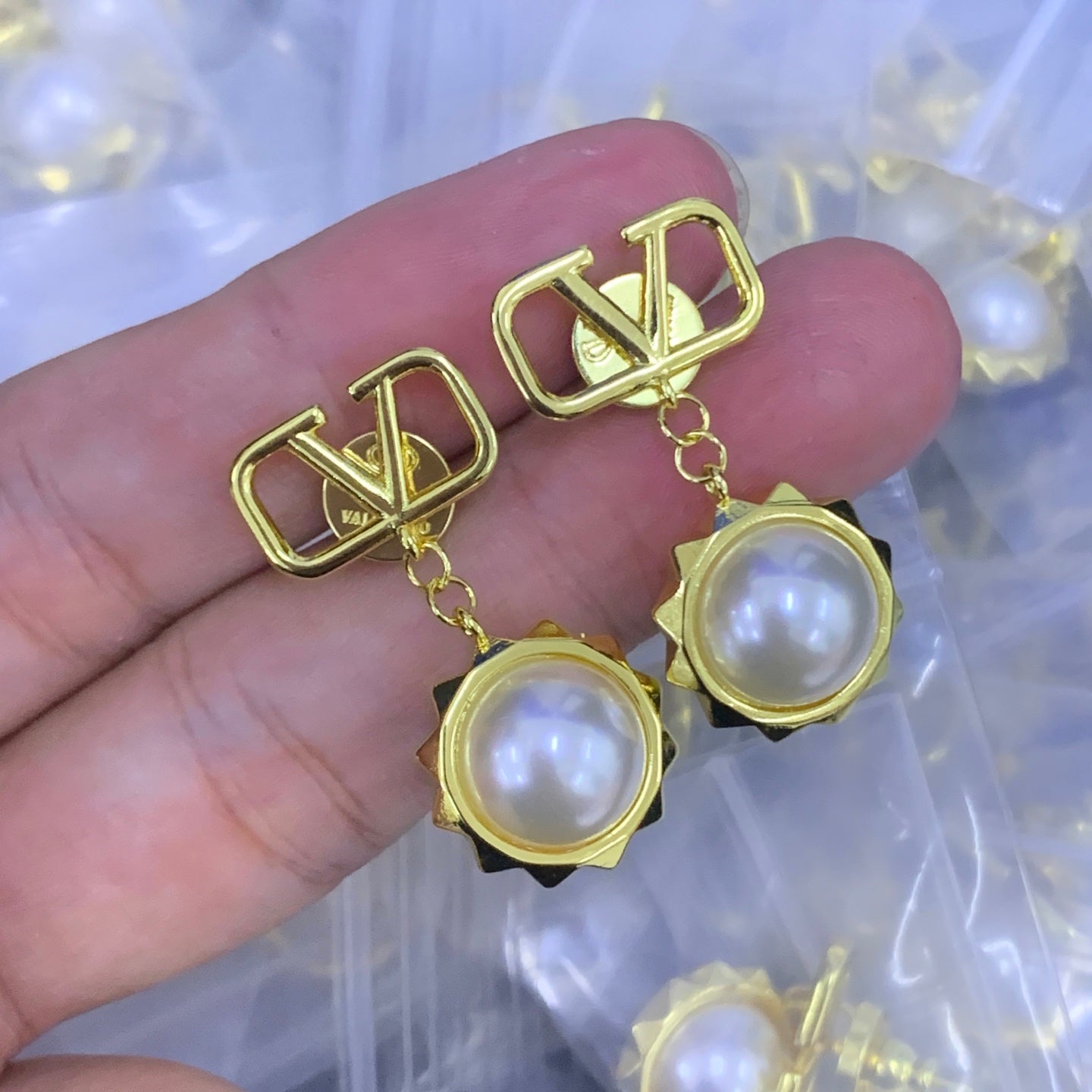 LuxluxHouse Low Price And High Quality Accessories Valentino