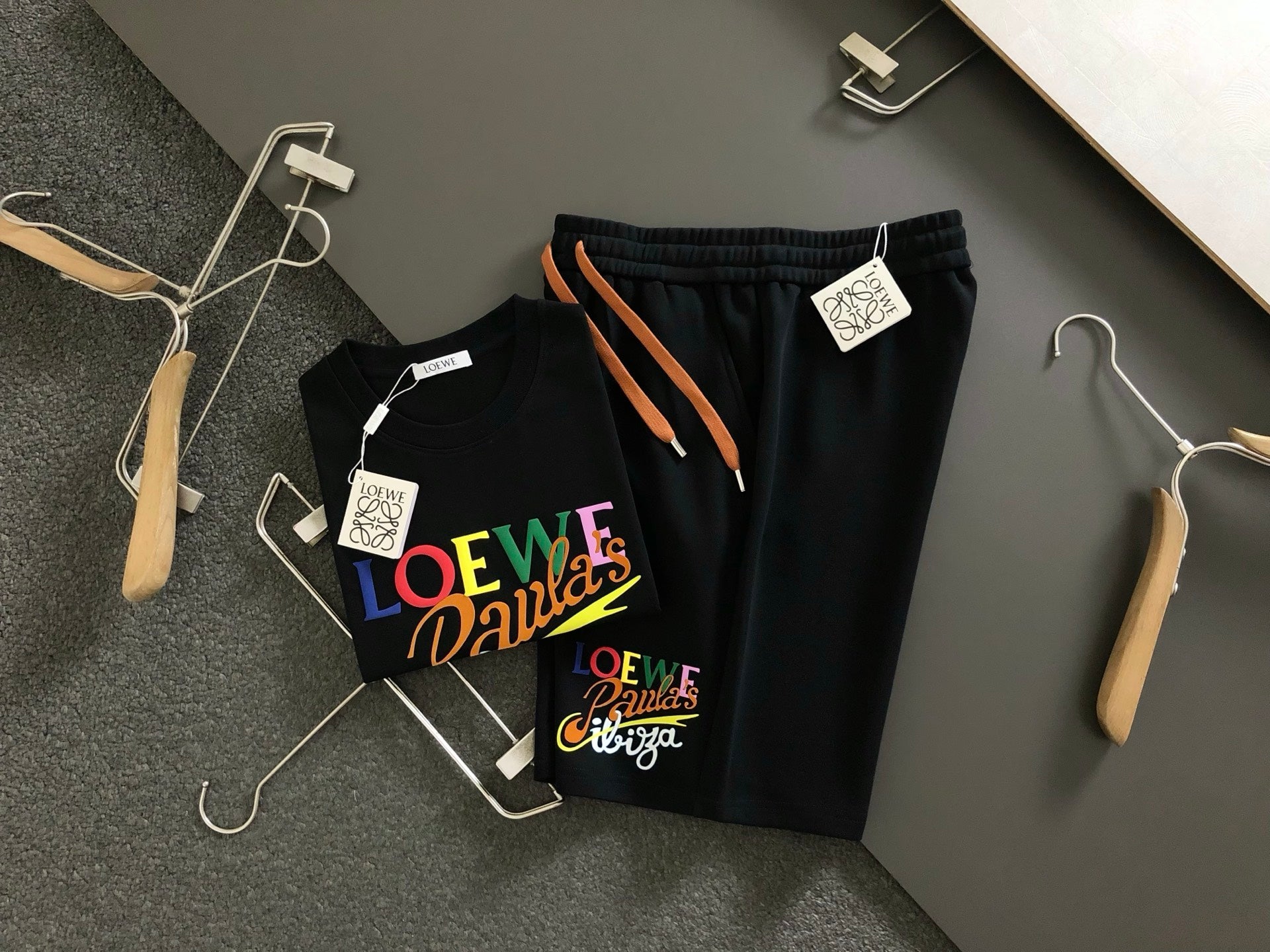 LuxluxHouse Best Quality Clothes T-shirt Loewe