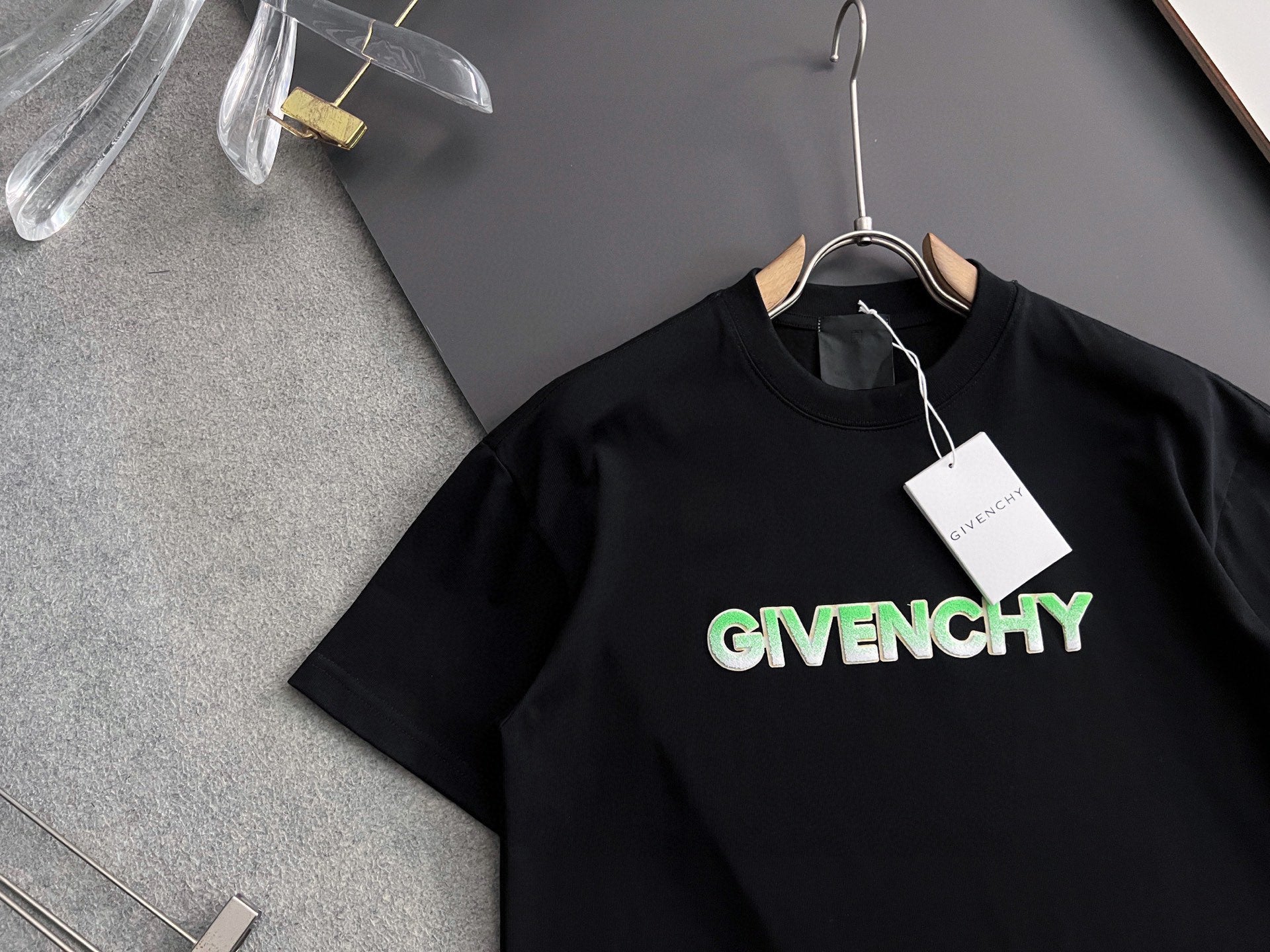 LuxluxHouse Best Quality Clothes Givenchy T-shirt