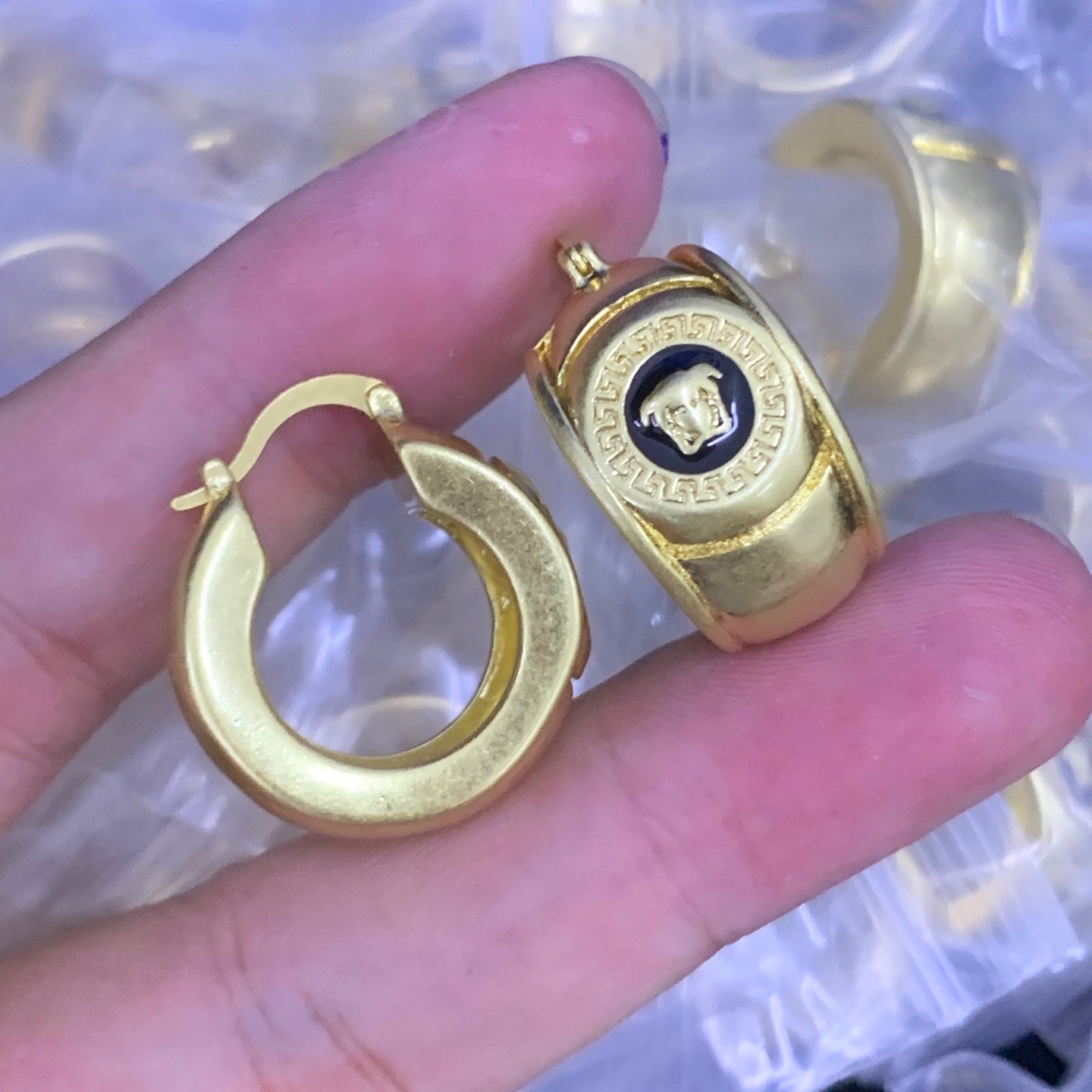 LuxluxHouse Low Price And High Quality Accessories Versace