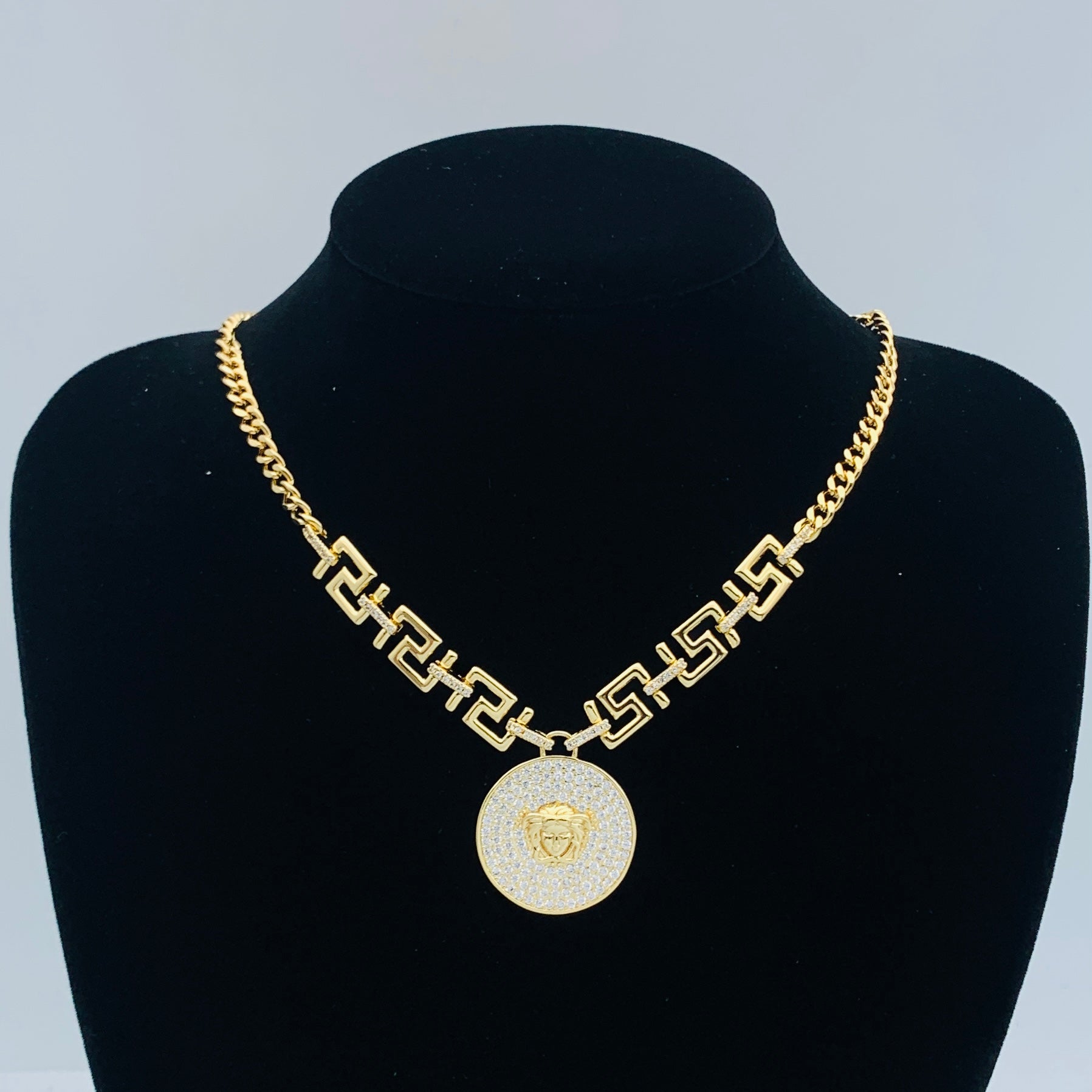 LuxluxHouse Low Price And High Quality Accessories Versace