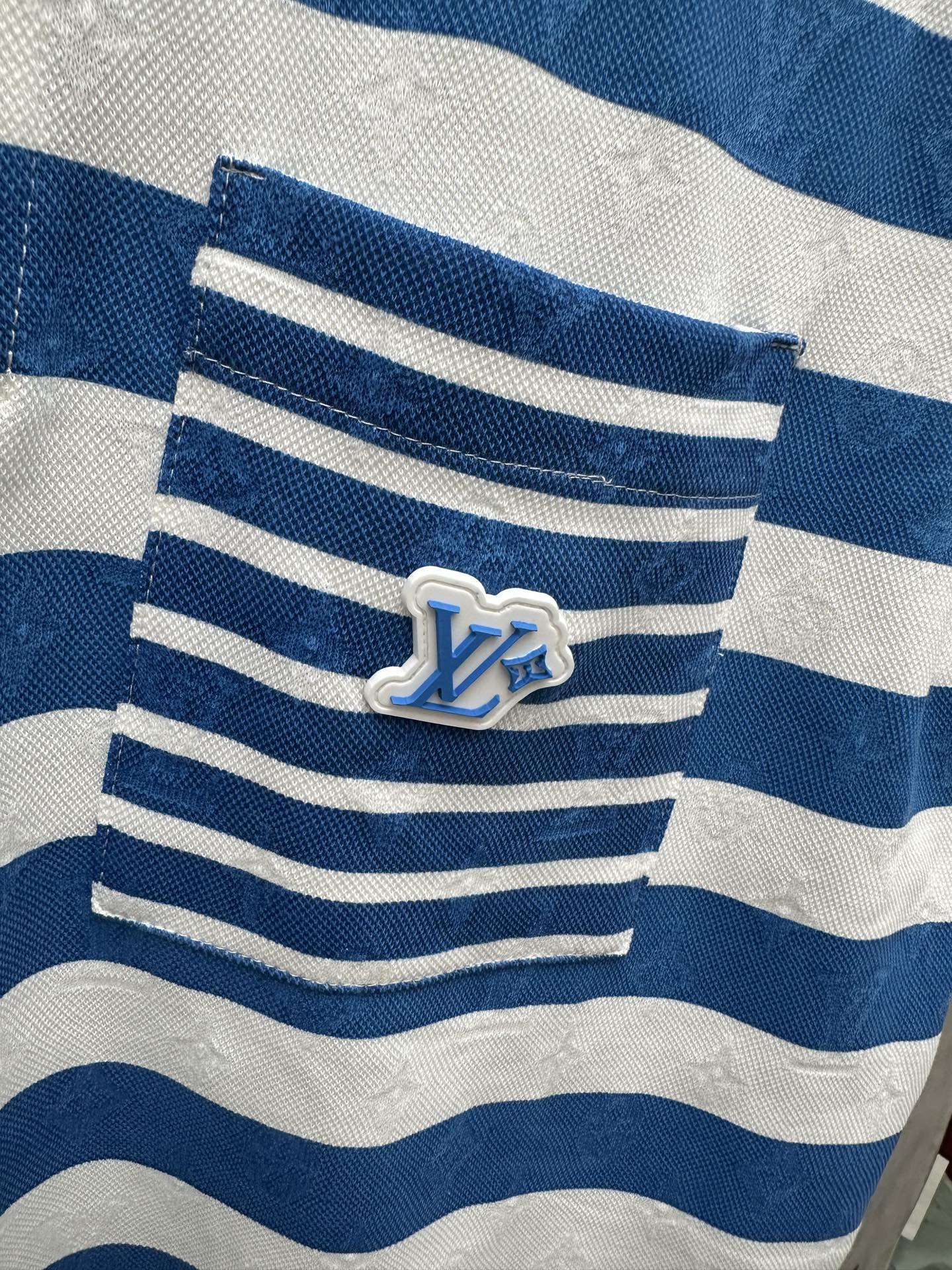 LuxluxHouse Best Quality Clothes T-shirt Louis Vuitton