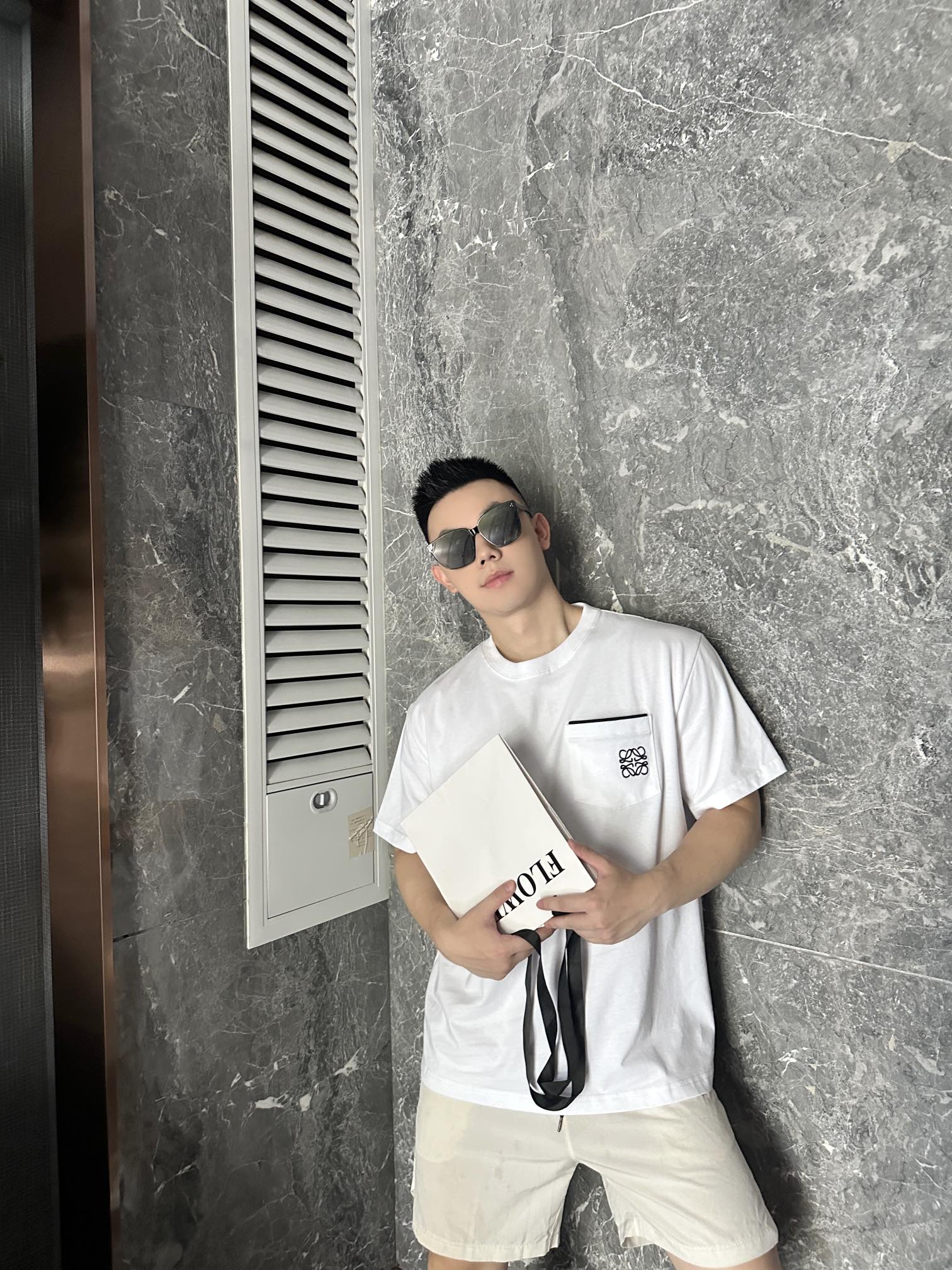 LuxluxHouse Best Quality Clothes T-shirt Loewe