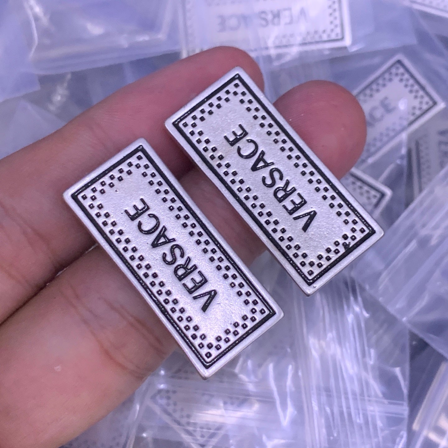 LuxluxHouse Low Price And High Quality Accessories Versace