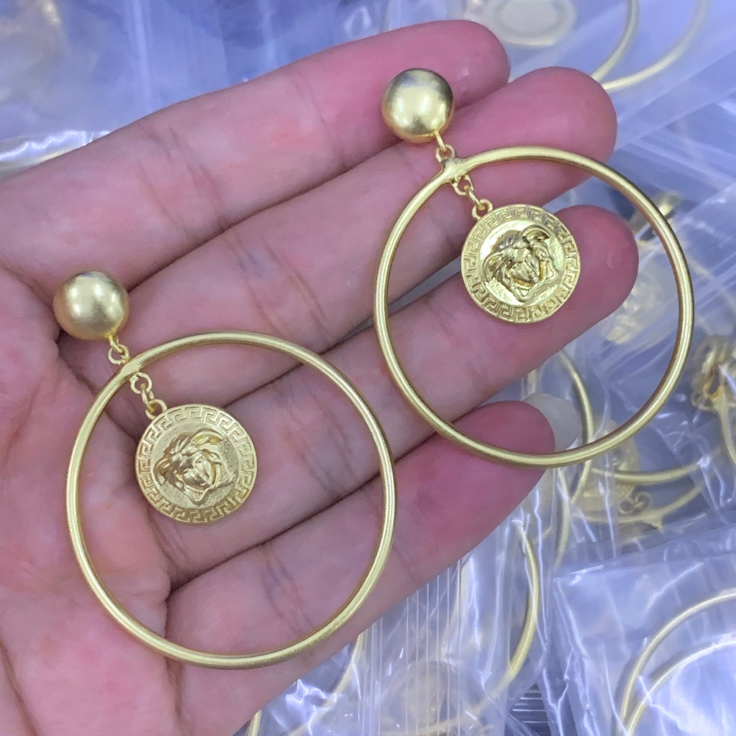 LuxluxHouse Low Price And High Quality Accessories Versace