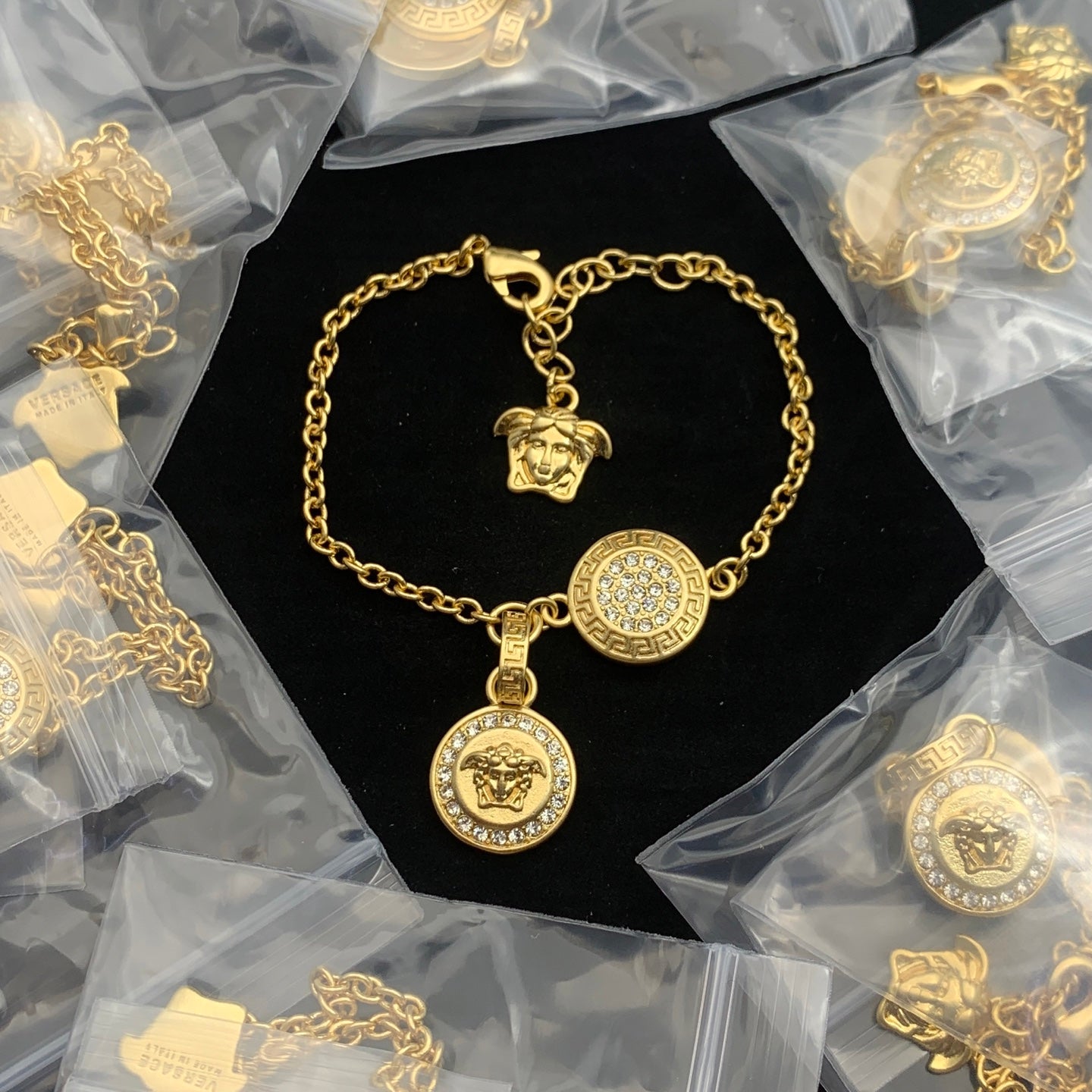 LuxluxHouse Low Price And High Quality Accessories Versace