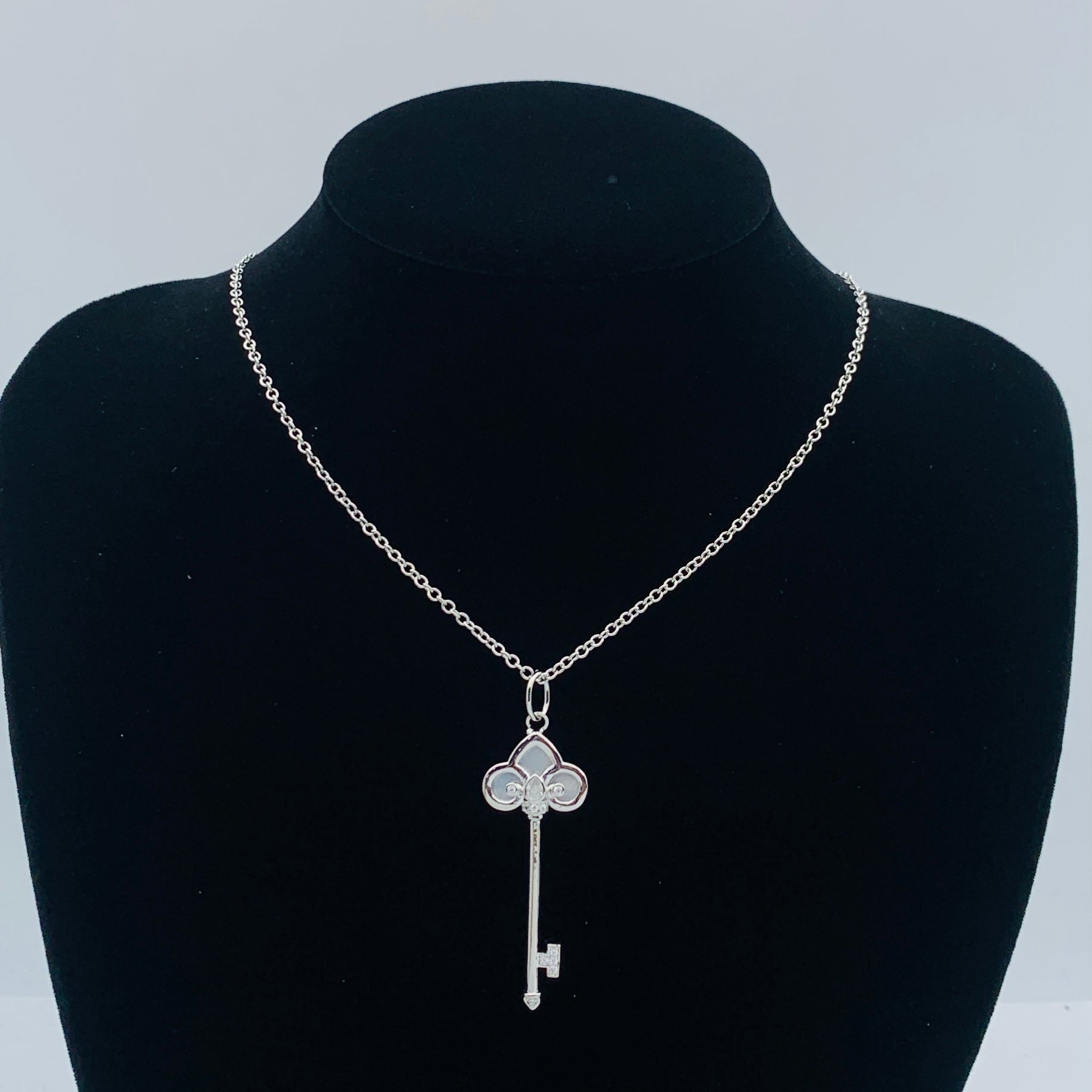 LuxluxHouse Low Price And High Quality Accessories Tiffany