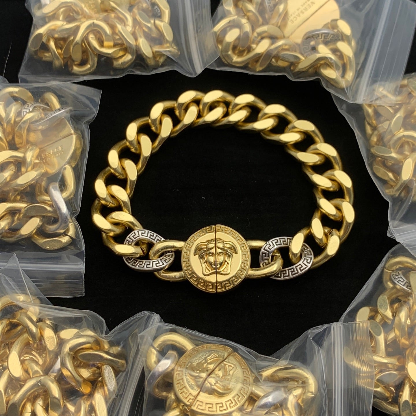 LuxluxHouse Low Price And High Quality Accessories Versace