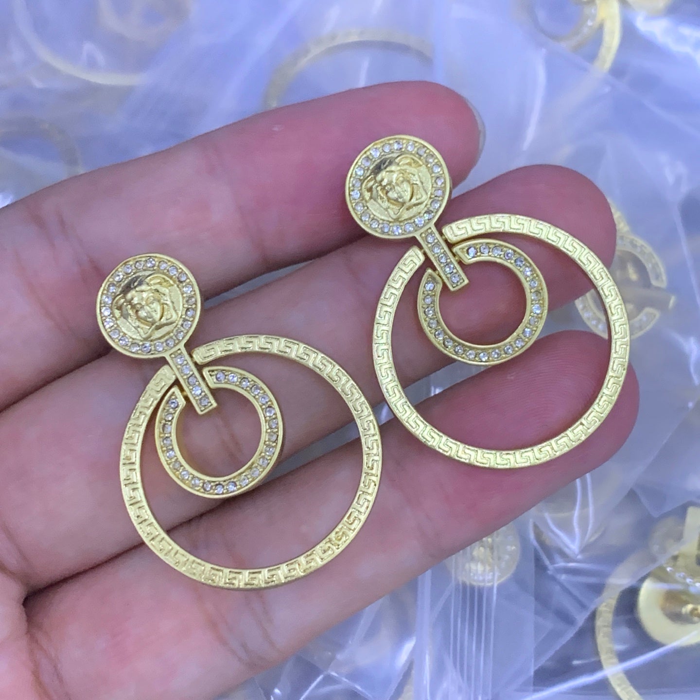 LuxluxHouse Low Price And High Quality Accessories Versace