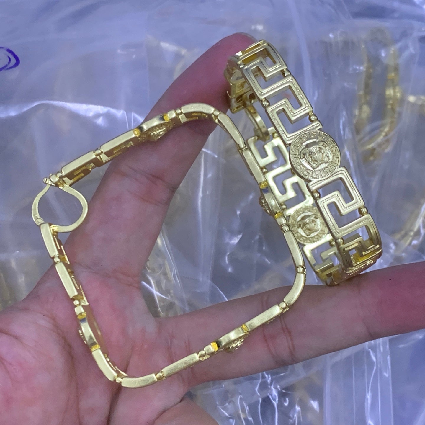 LuxluxHouse Low Price And High Quality Accessories Versace