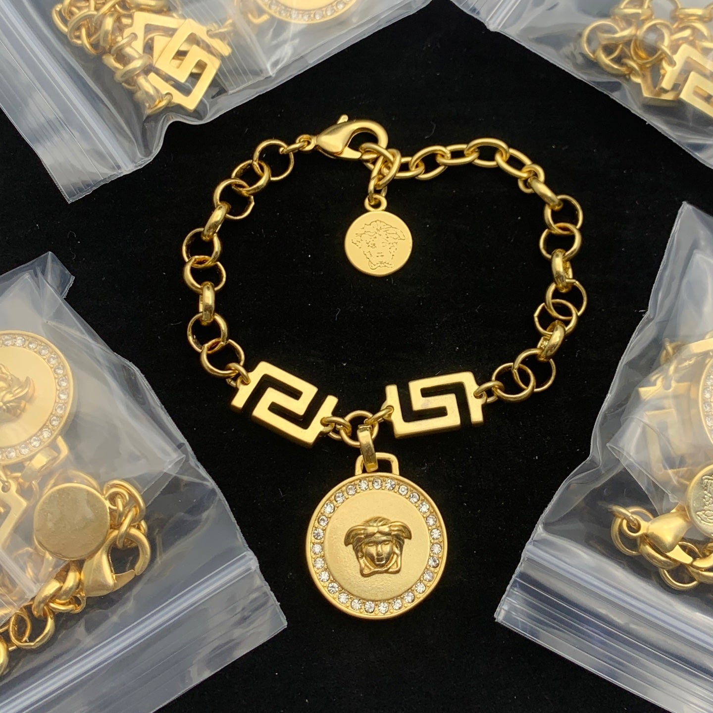 LuxluxHouse Low Price And High Quality Accessories Versace