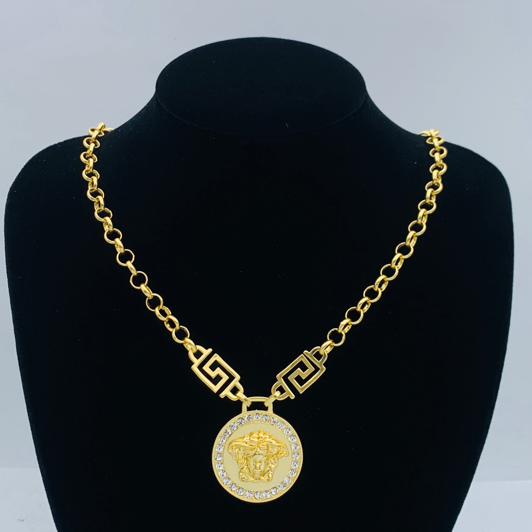 LuxluxHouse Low Price And High Quality Accessories Versace