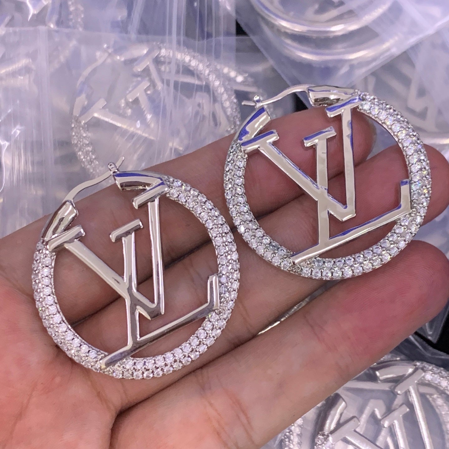 LuxluxHouse Low Price And High Quality Accessories Louis Vuitton