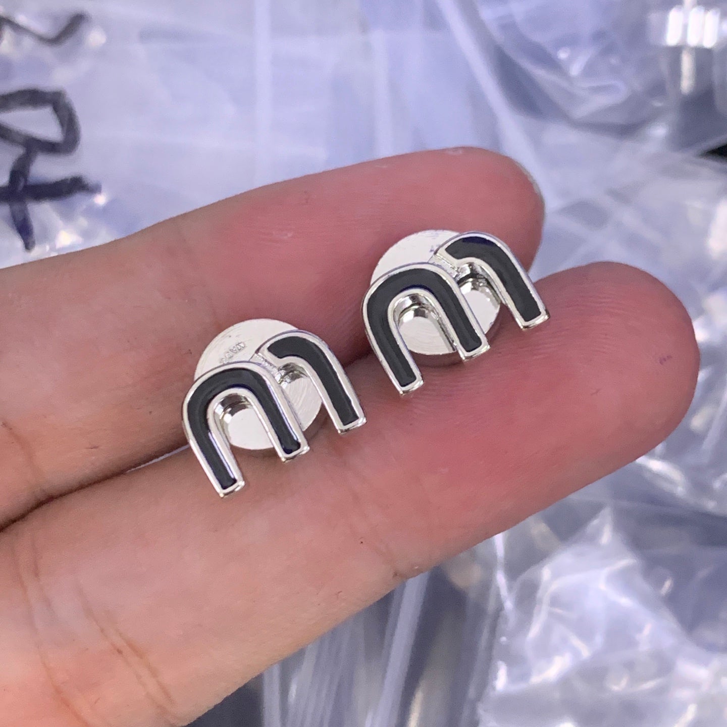 LuxluxHouse Low Price And High Quality Accessories Miu Miu