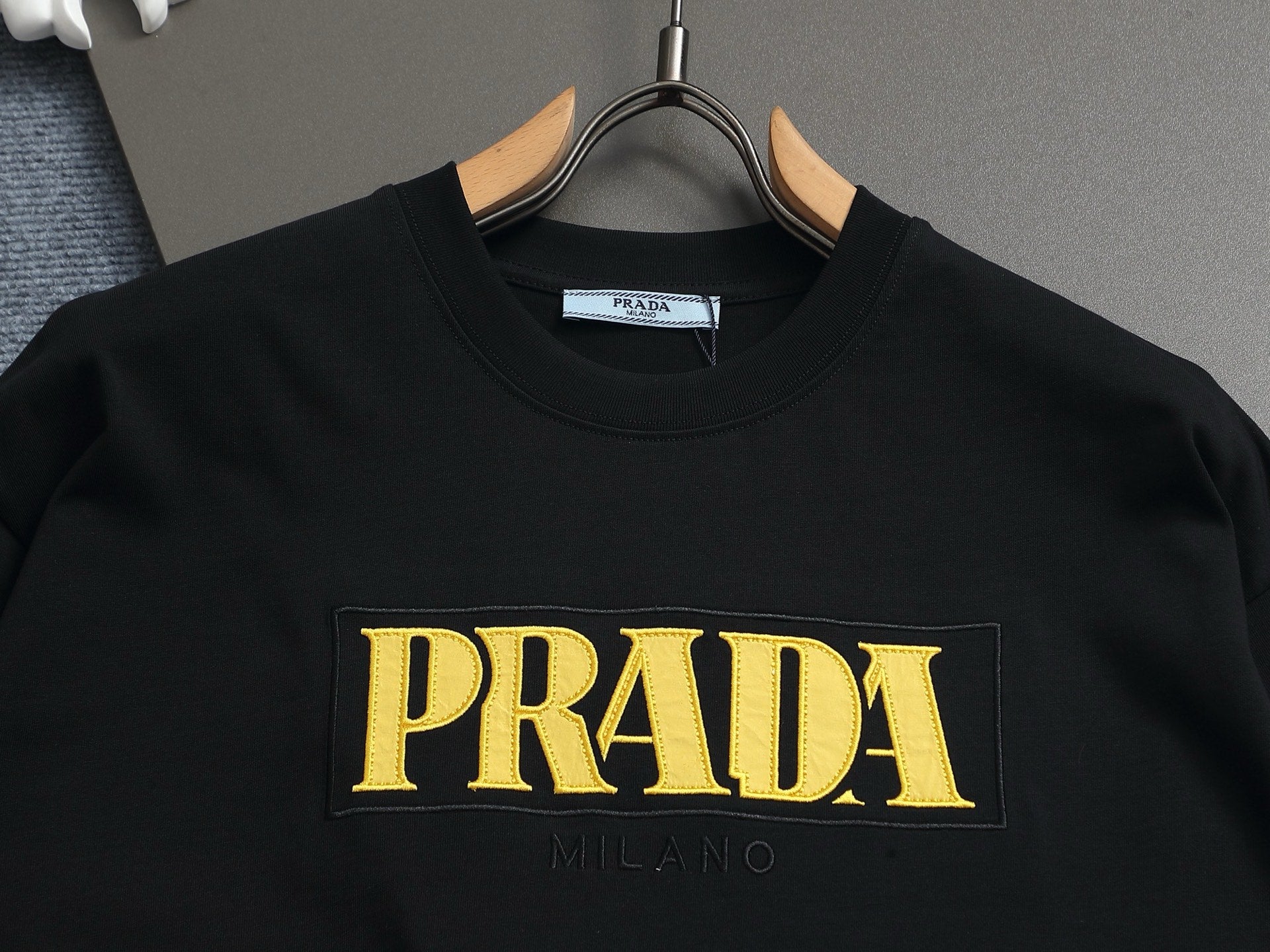 LuxluxHouse Best Quality Clothes T-shirt Prada