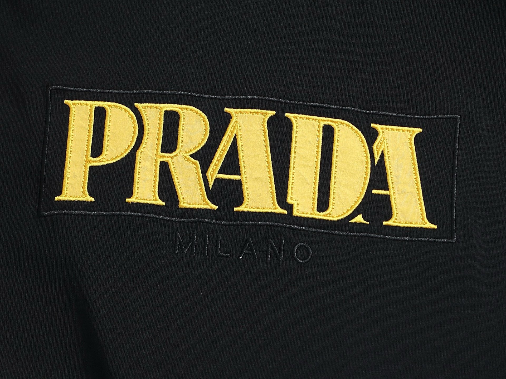 LuxluxHouse Best Quality Clothes T-shirt Prada