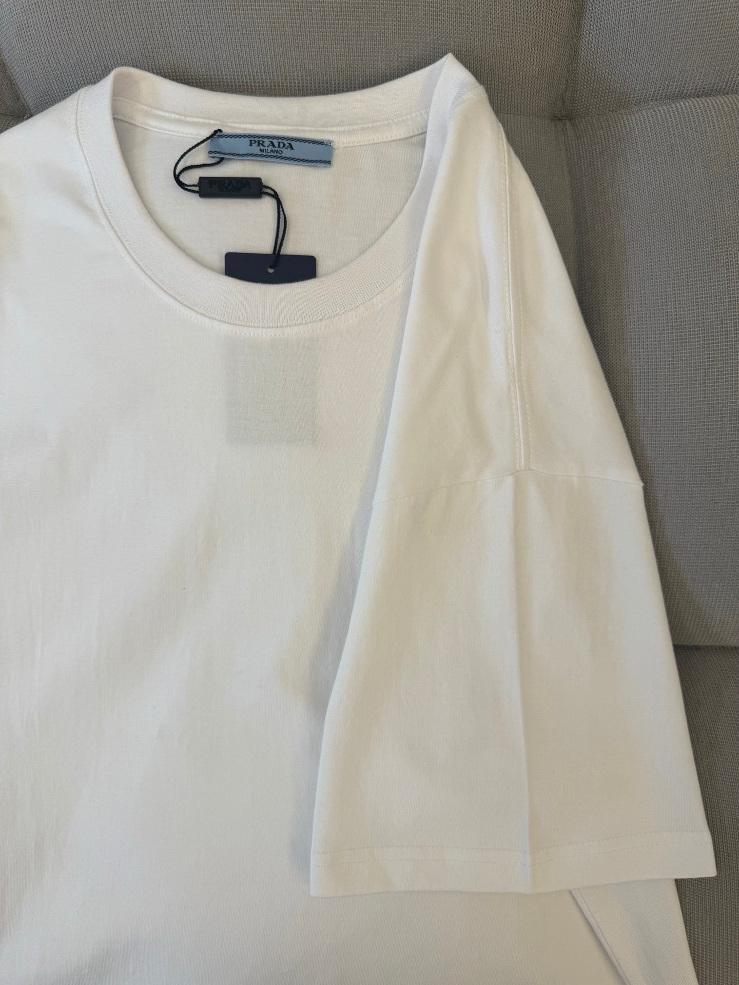 LuxluxHouse Best Quality Clothes T-shirt Prada