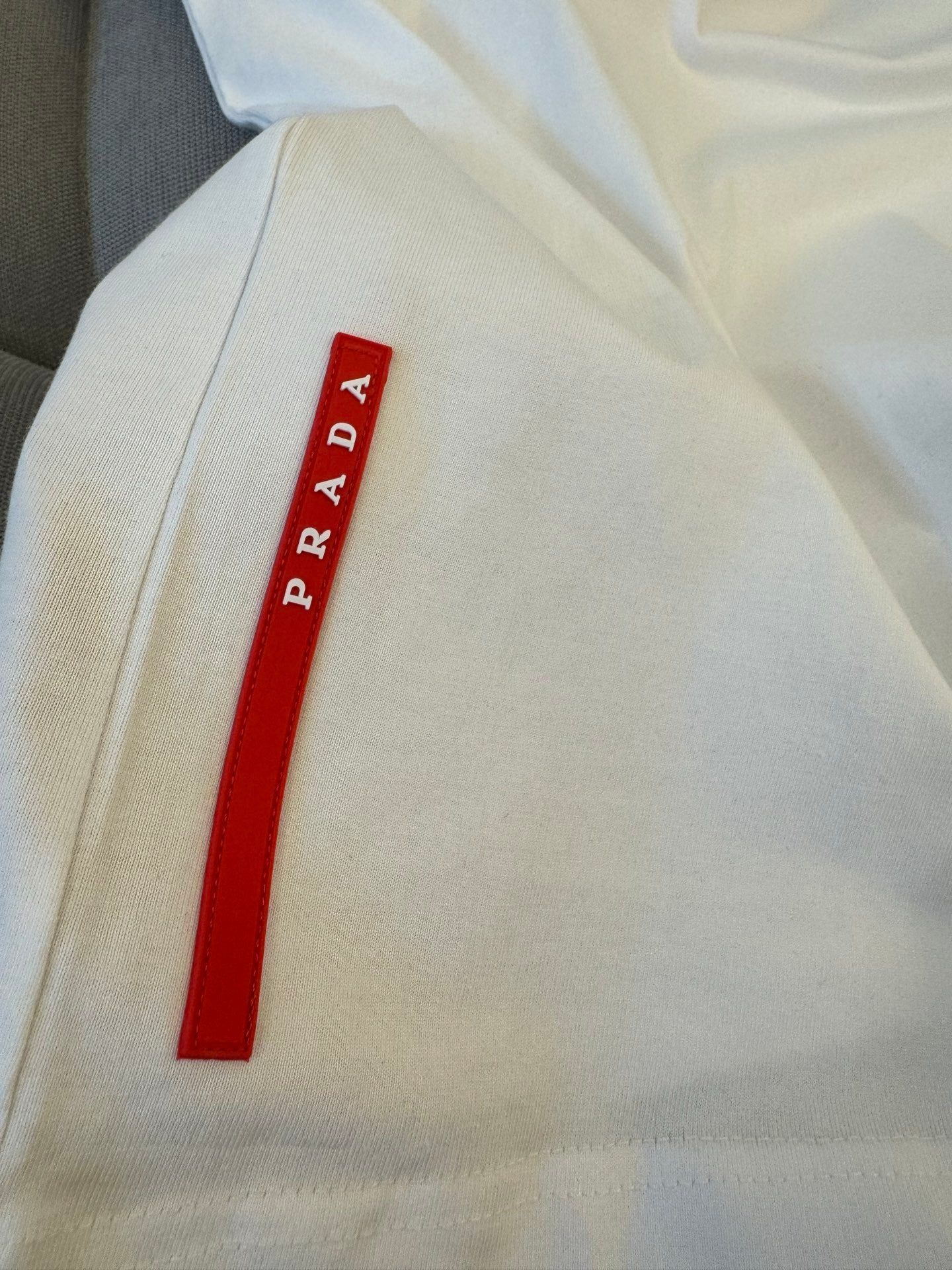 LuxluxHouse Best Quality Clothes T-shirt Prada